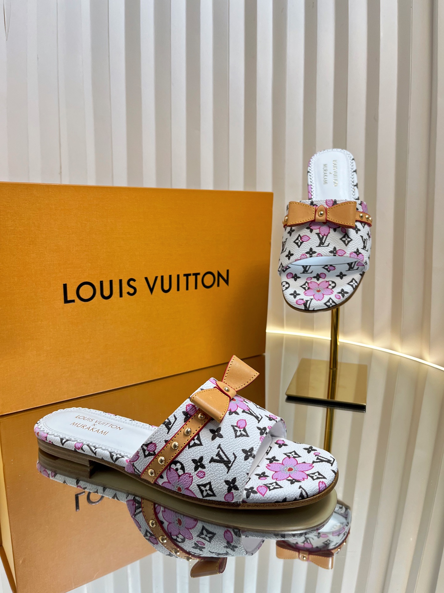 Louis Vuitton Murakami Print Bow Detail Slides Women's Size 35-42 5 i1744669702183 7937 0 4