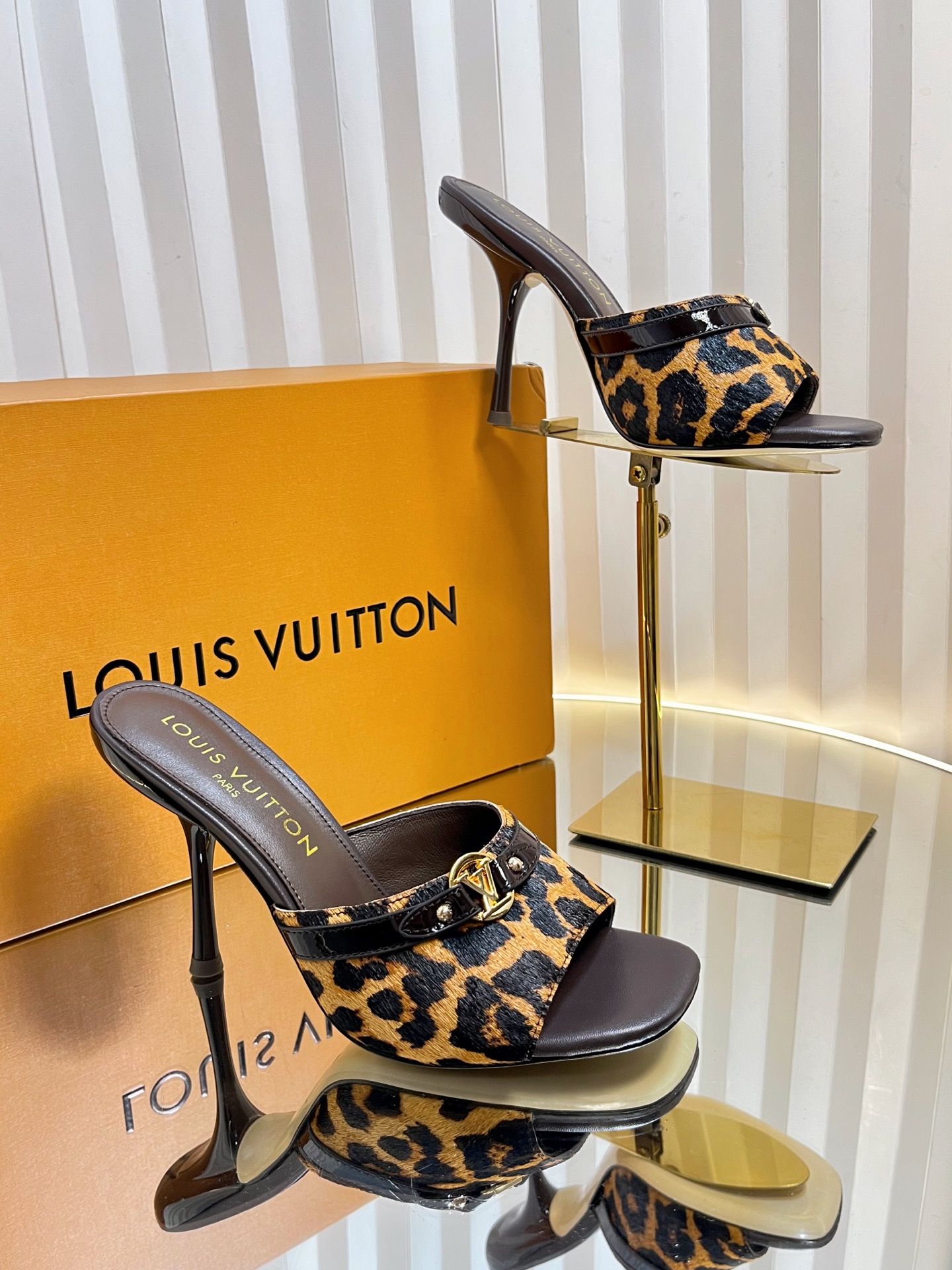Louis Vuitton Women's Leopard Print Mule Sandal Heel - Size 35-42 5 i1750631652267 1838 0 4