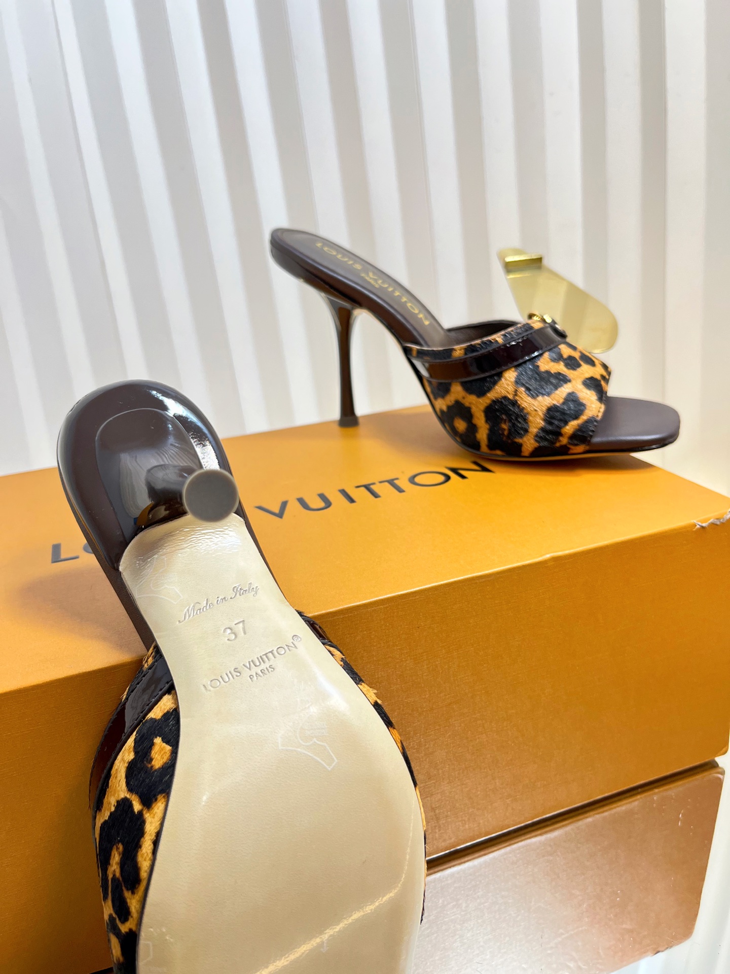 Louis Vuitton Women's Leopard Print Mule Sandal Heel - Size 35-42 9 i1750631652268 7381 0 8