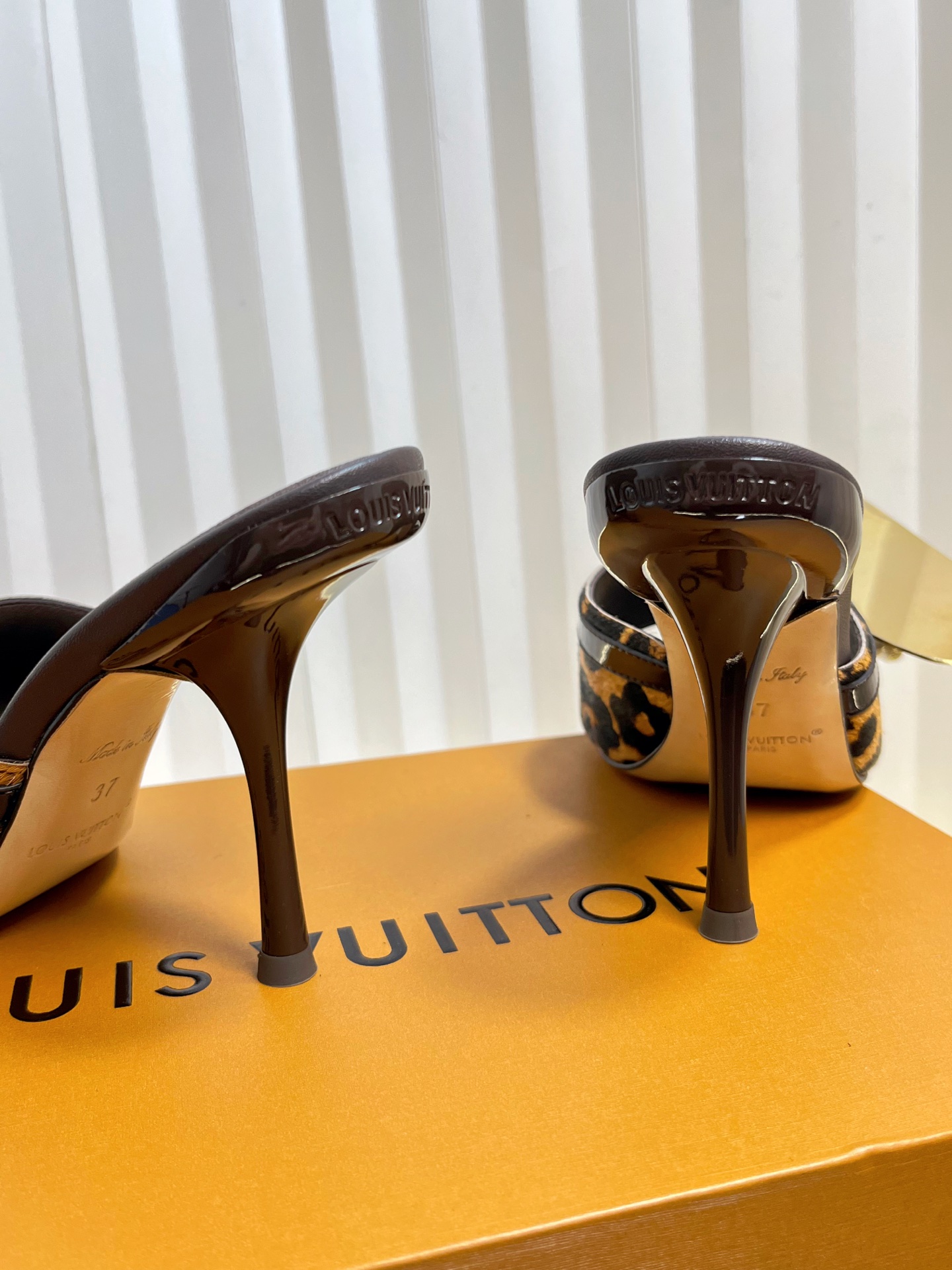 Louis Vuitton Women's Leopard Print Mule Sandal Heel - Size 35-42 8 i1750631652268 9150 0 7