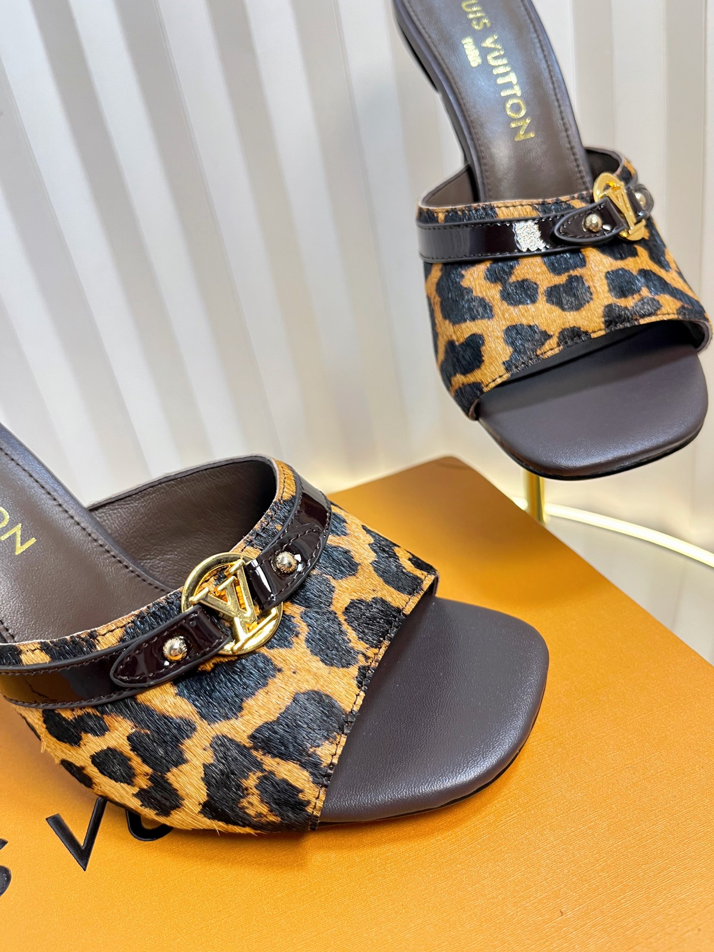 Louis Vuitton Women's Leopard Print Mule Sandal Heel - Size 35-42 6 i1750631655549 5348 0 5