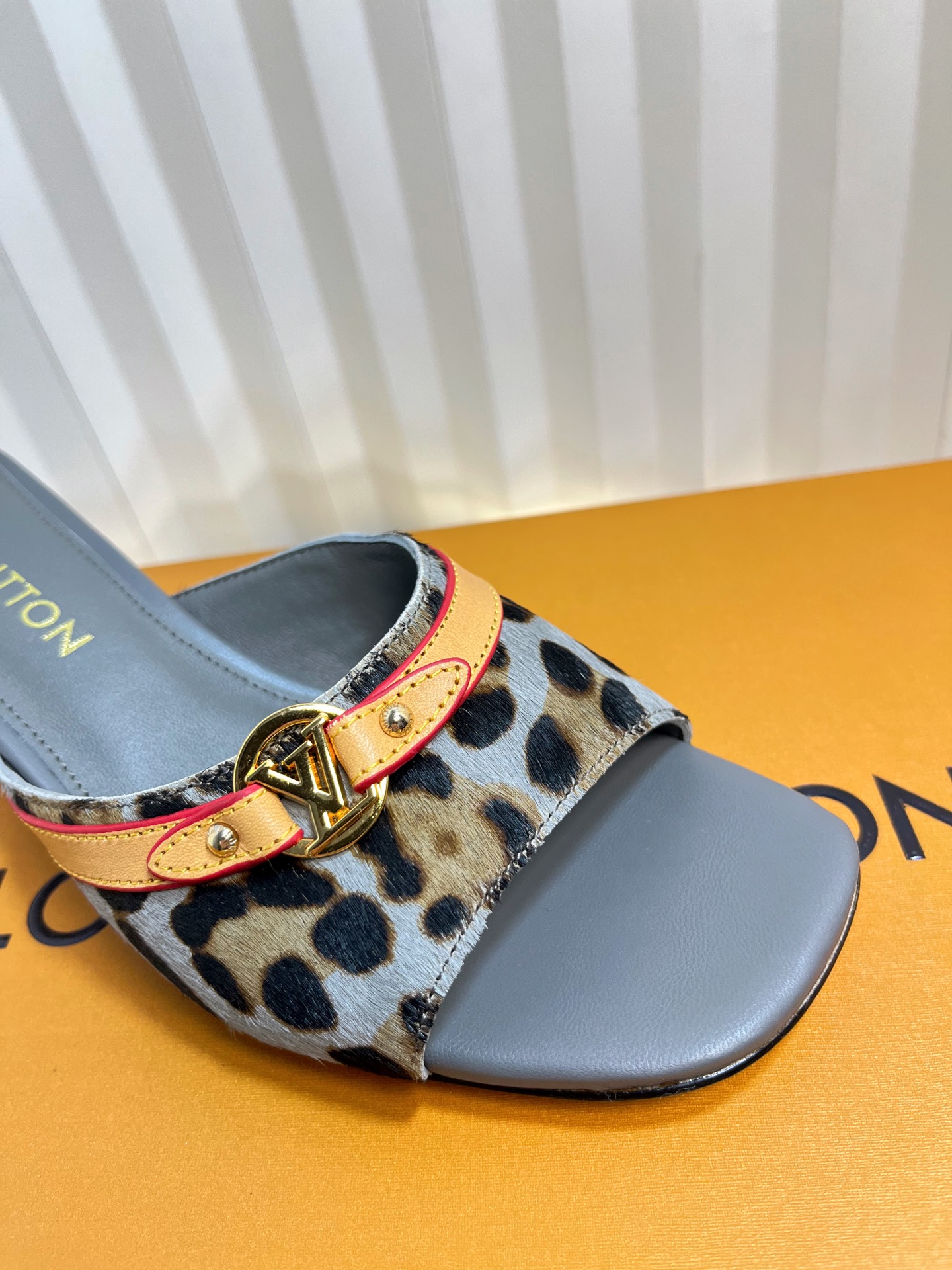 Louis Vuitton Women's Leopard Print Mules - Stylish & Comfortable - Size 35-42 6 i1750632172308 4575 0 5