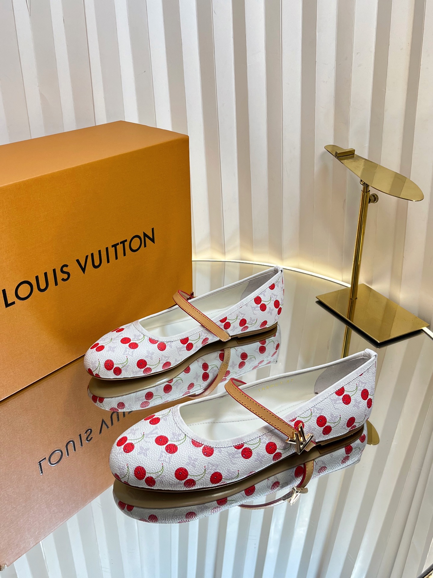 Louis Vuitton Women's Ballerina Flats with Cherry Print, Size 35-42 3 i1751236756959 1264 0 1