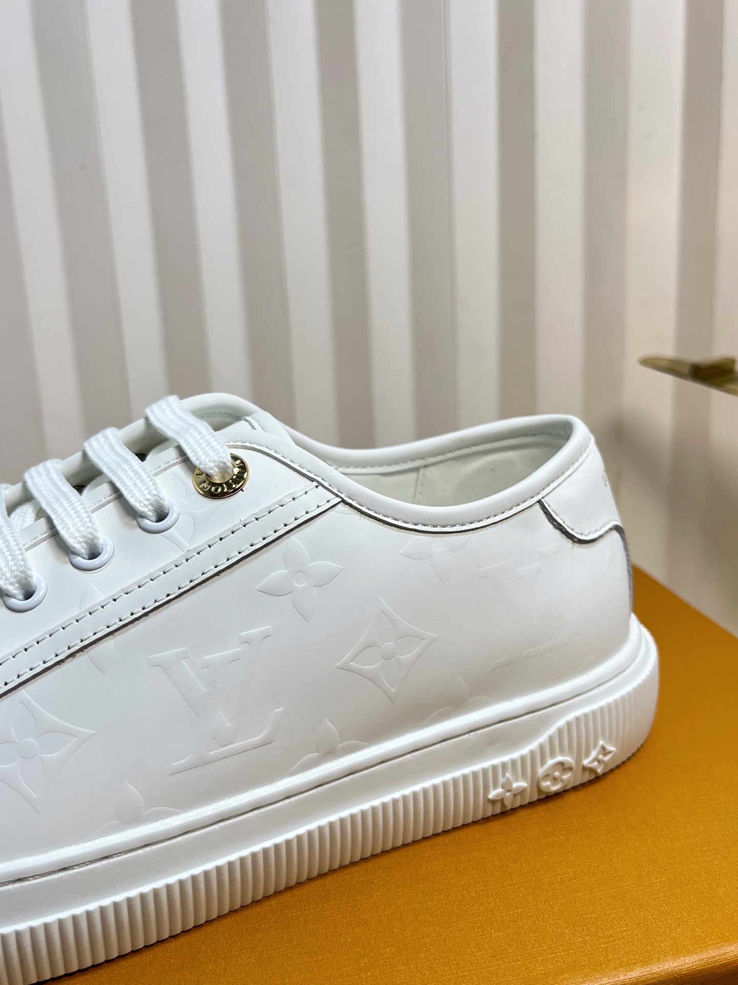 Louis Vuitton Lagoon White Leather Sneakers for Women, Size 35-42 7 i1751463514276 6935 0 6