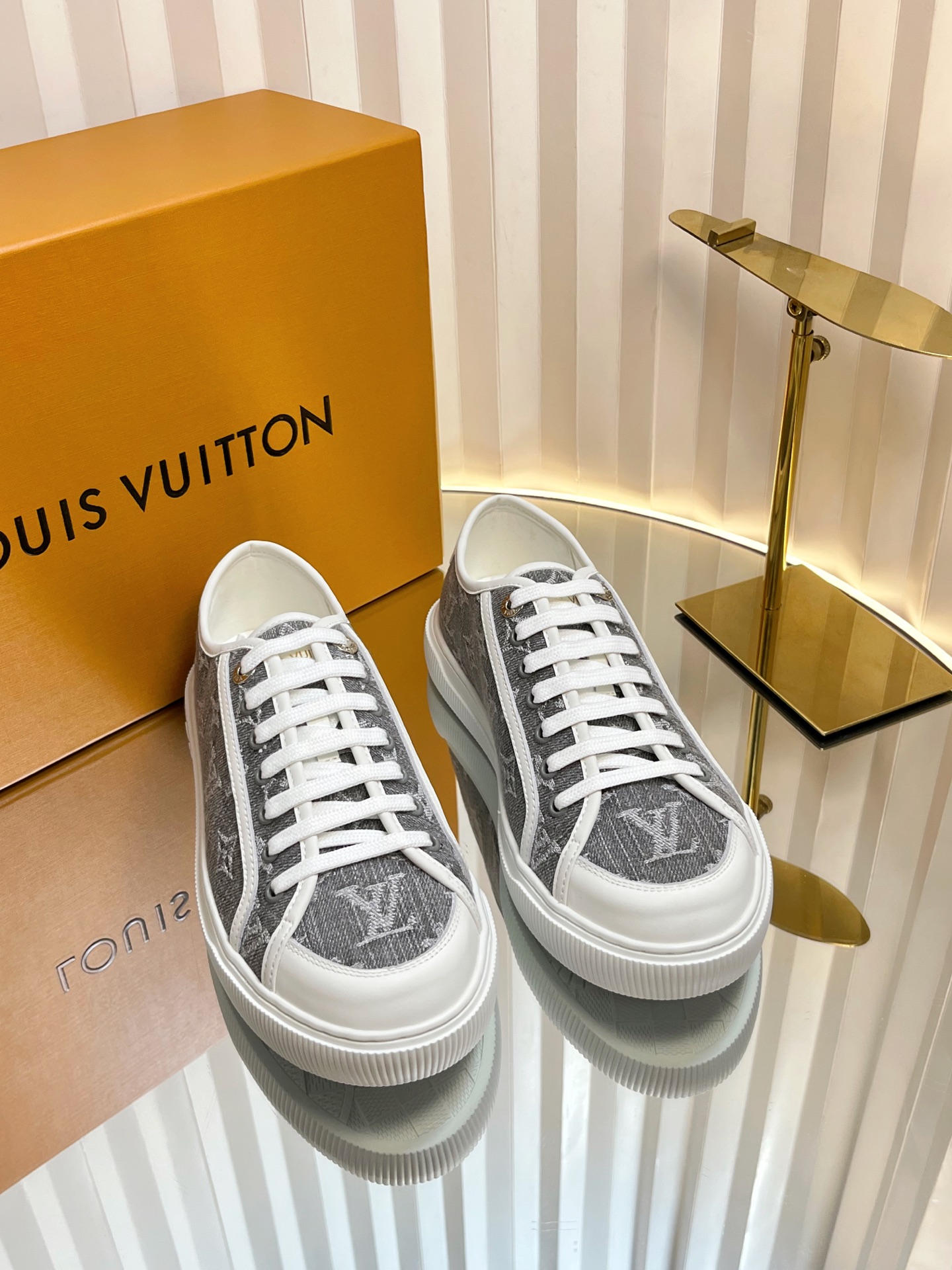 Louis Vuitton Lagoon Sneakers for Women, Designer Fashion Shoes Size 35-42 3 i1751463591654 6274 0 2
