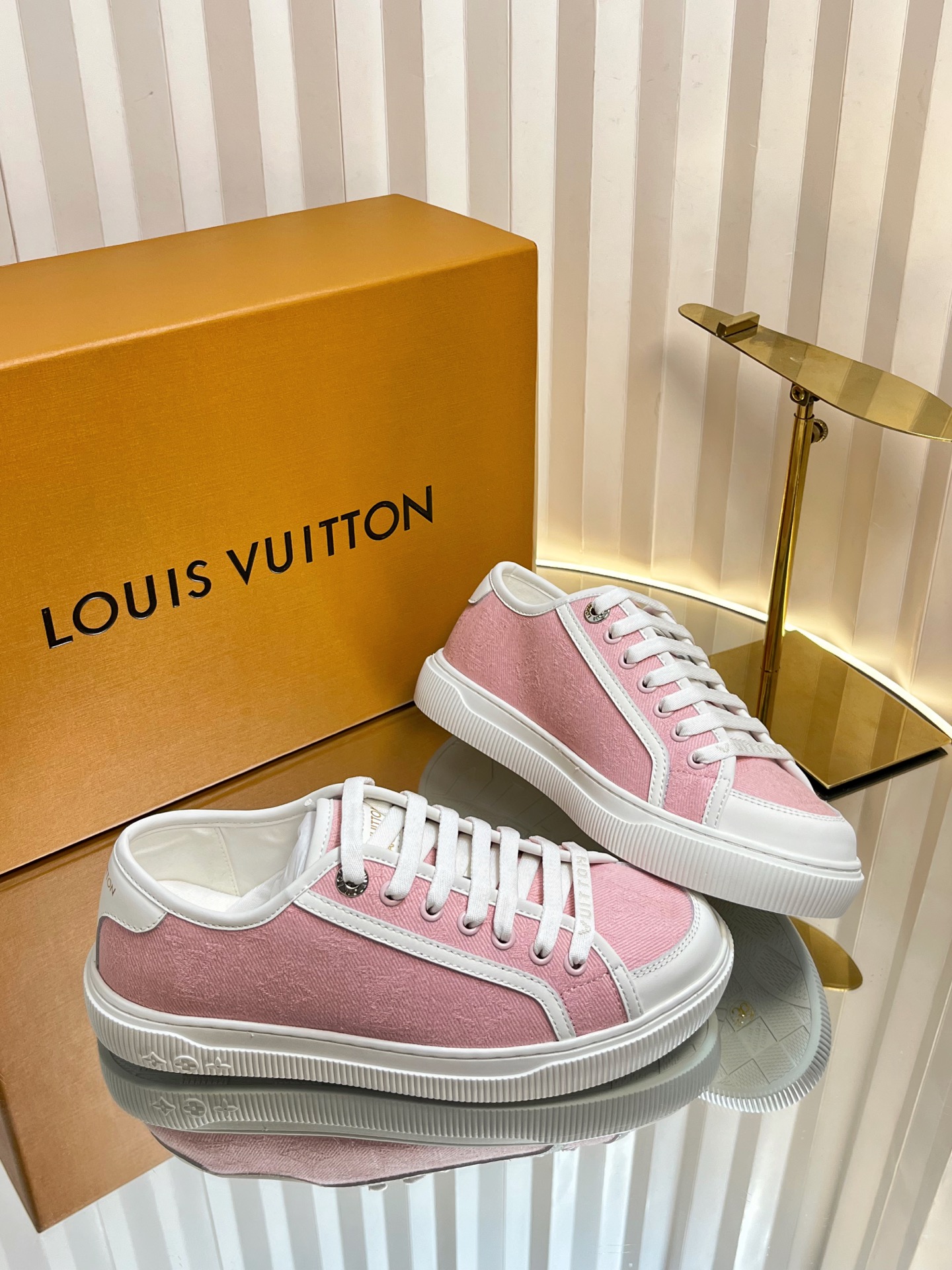 Louis Vuitton Lagoon Pink Canvas Sneakers - Women's Designer Shoes Size 35-42 6 i1751463622085 9804 0 4