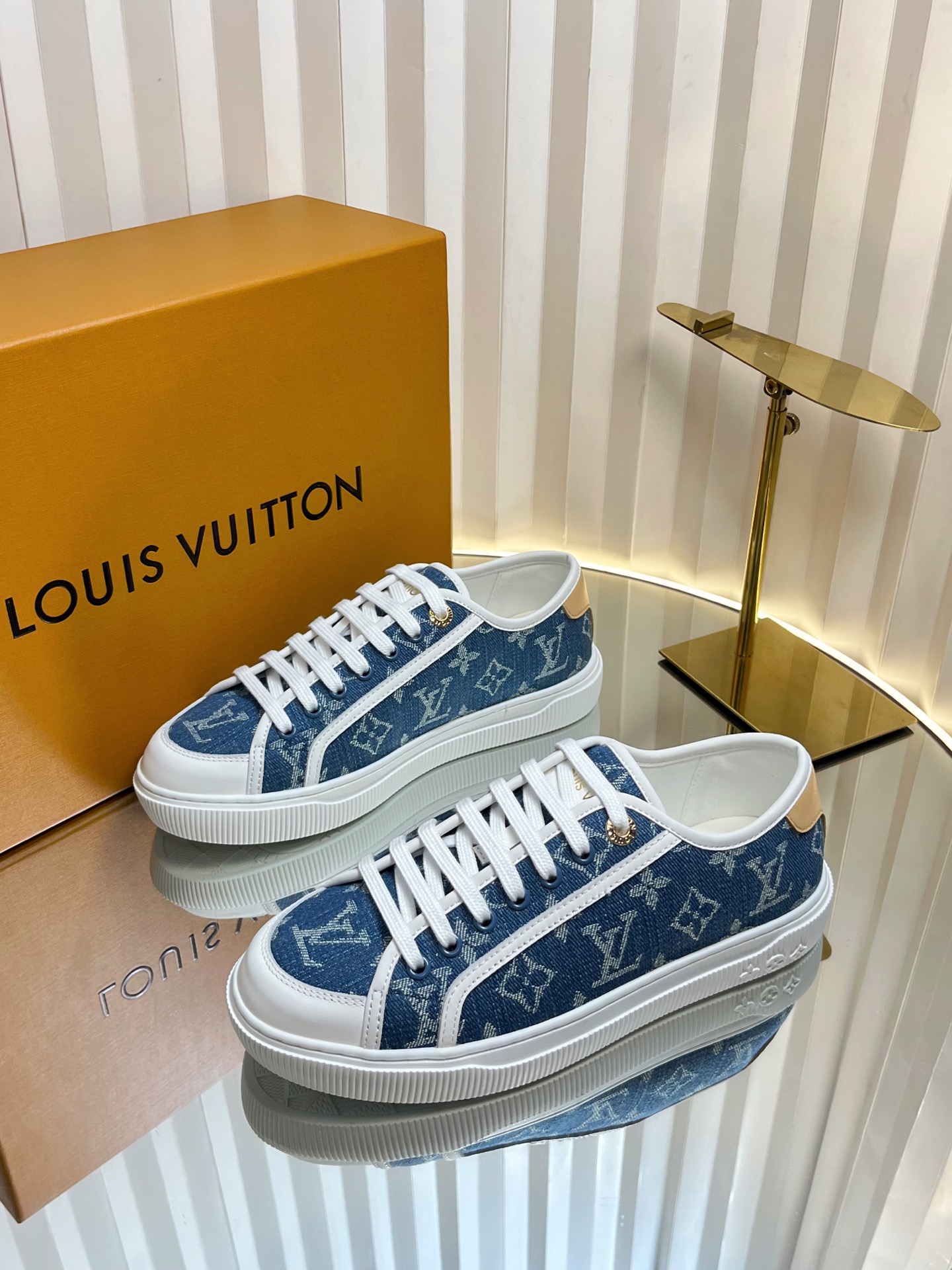 Louis Vuitton Lagoon Denim Sneakers for Women, Designer Casual Shoes 3 i1751463648674 9897 0 1