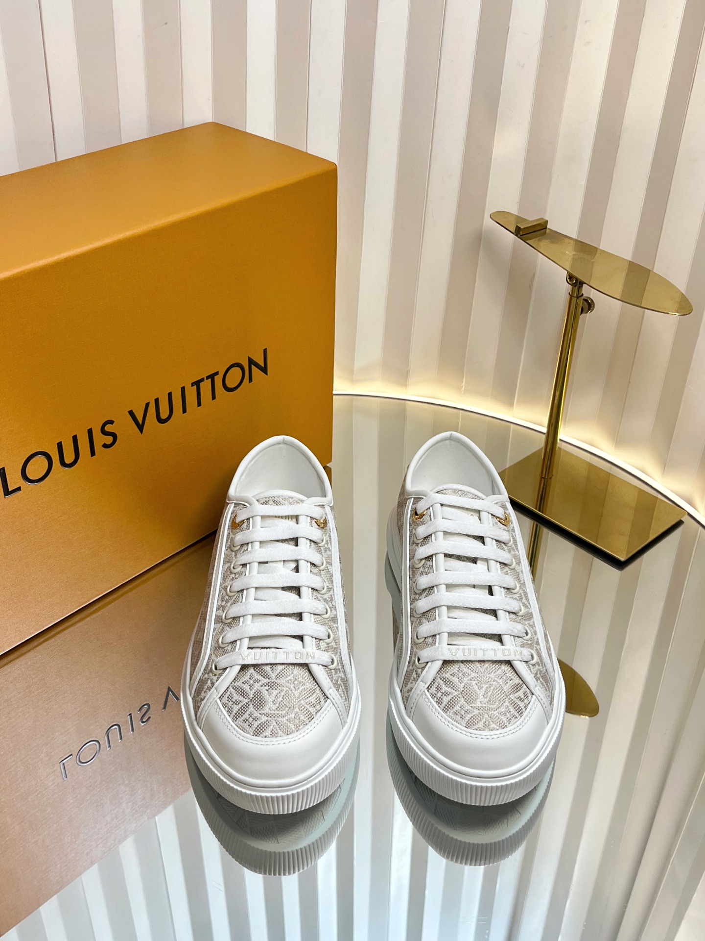 Louis Vuitton Lagoon Sneakers for Women - Designer Fashion Shoes, Size 35-42 4 i1751463698063 6444 0 2