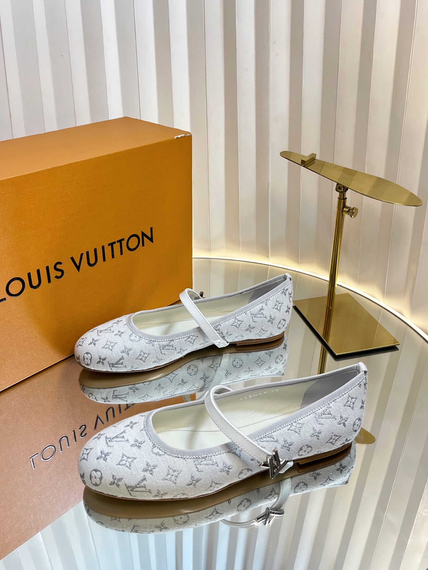 LV Donkey Ballet Shoes: Spectrum Series with Original Sheep Skin and Italian Leather - 图片 2