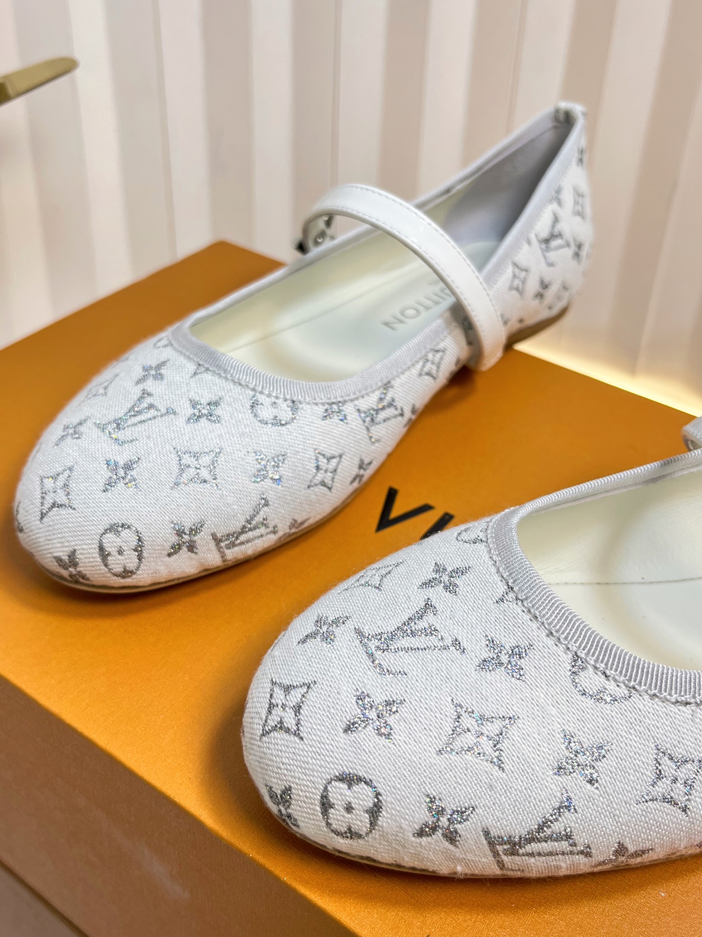 LV Donkey Ballet Shoes: Spectrum Series with Original Sheep Skin and Italian Leather - 图片 7