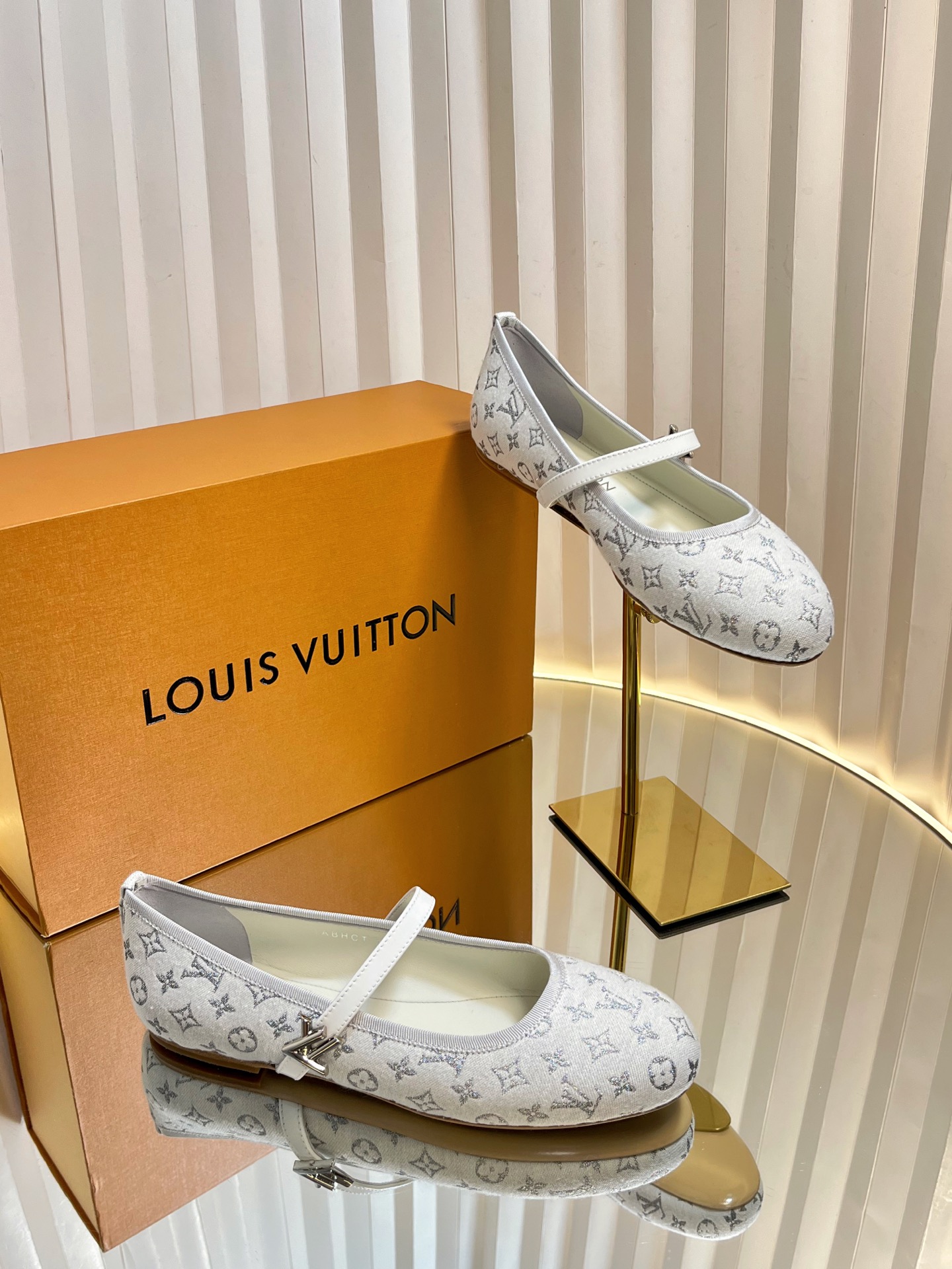 LV Donkey Ballet Shoes: Spectrum Series with Original Sheep Skin and Italian Leather - 图片 4