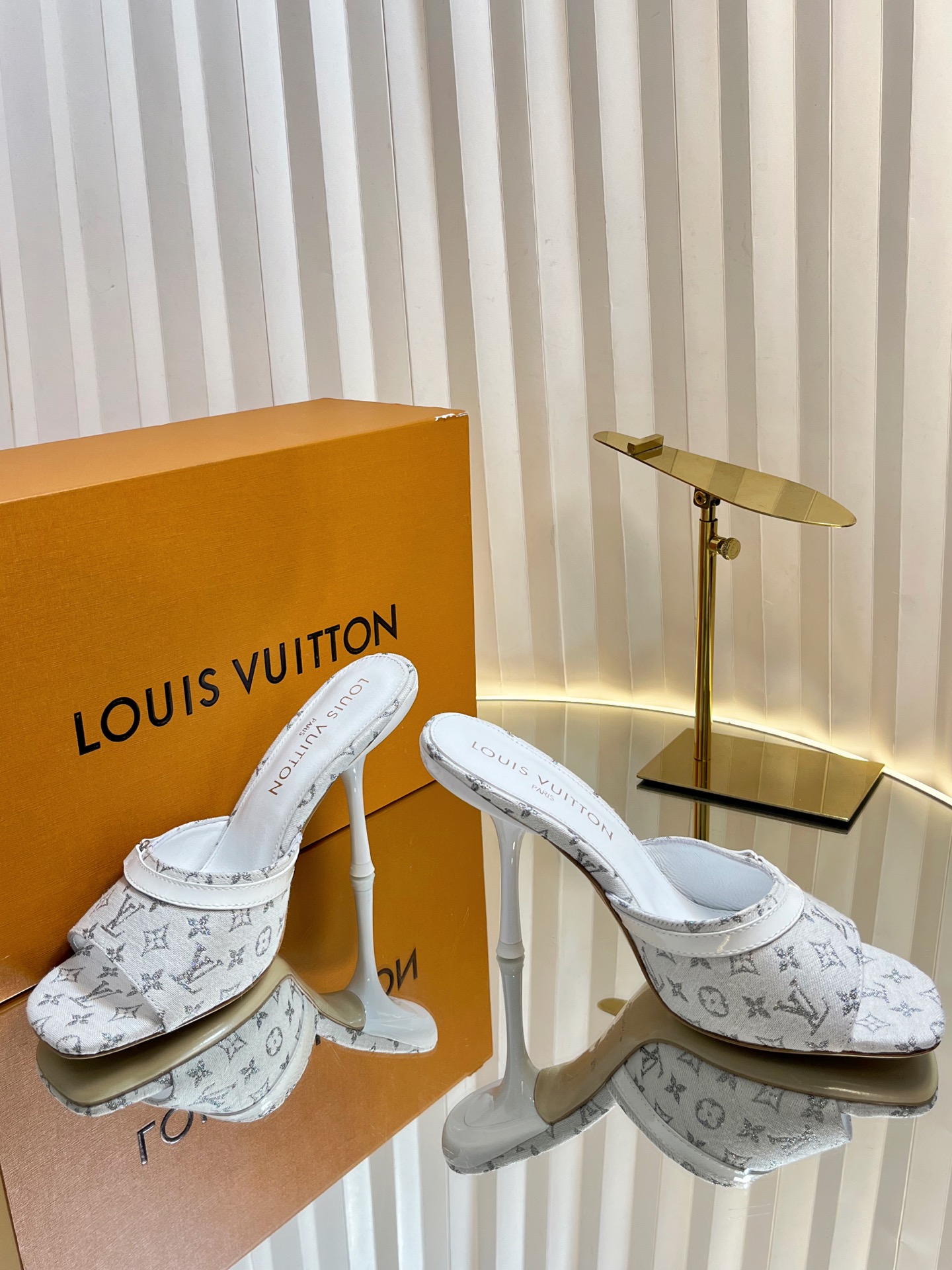 LV Donkey Ballet Shoes: Colorful, Sexy, Cozy, Spectrum Series, Sheepskin, Italian Leather. - 图片 3