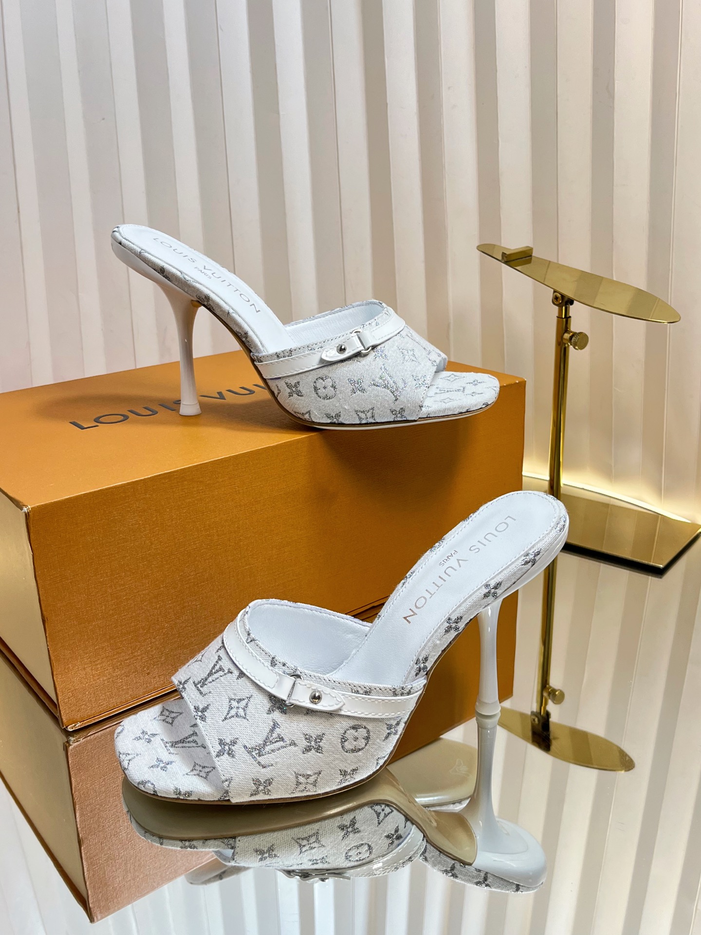 LV Donkey Ballet Shoes: Colorful, Sexy, Cozy, Spectrum Series, Sheepskin, Italian Leather. - 图片 4