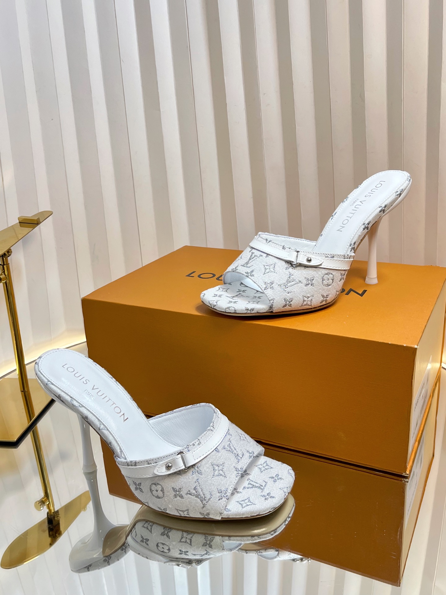 LV Donkey Ballet Shoes: Colorful, Sexy, Cozy, Spectrum Series, Sheepskin, Italian Leather. - 图片 6