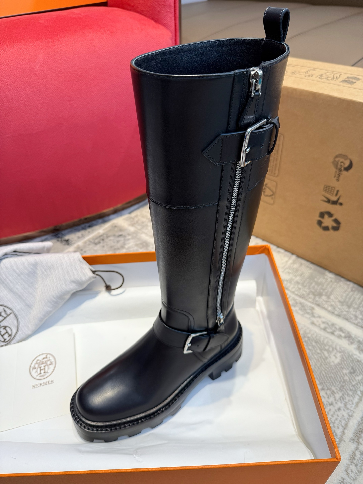 NO:594291,: More details ①Produced from customer-supplied materials. The zipper is adjustable. ②The anti-slip rubber outsole can be worn directly without sticking the sole, boots, boots.19860909: 更多细节 ①客供材料生产 拉链可调节 ②防滑橡胶大底可直接穿,不用贴底,靴子,boots,Women's Shoes