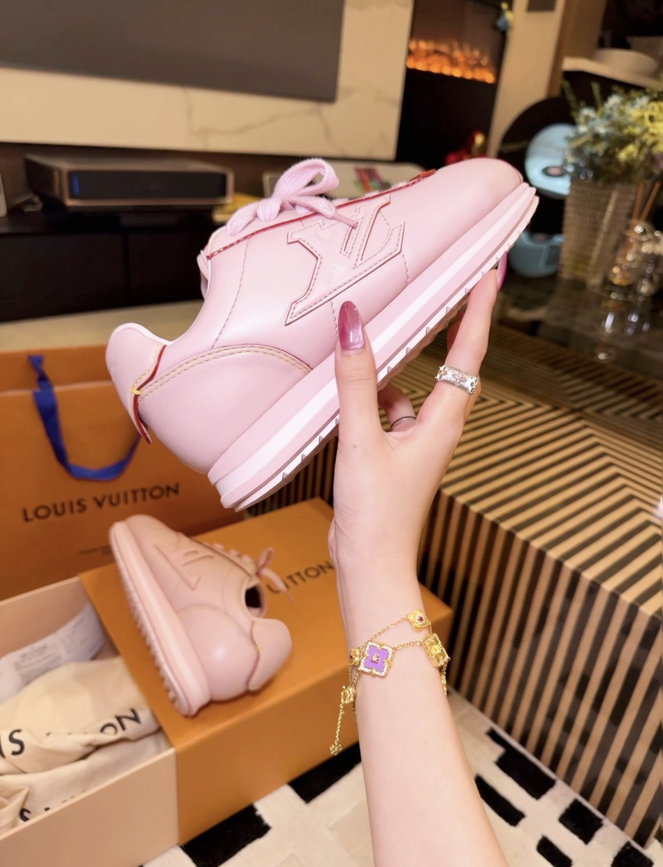 NO:646617,LV NIGO cherry blossom pink to the heart, casual shoes/sports shoes, louis vuitton, sneakers19860909LV NIGO樱花粉粉到心坎里,休闲鞋/运动鞋,louis vuitton,sneakers,Women's Shoes