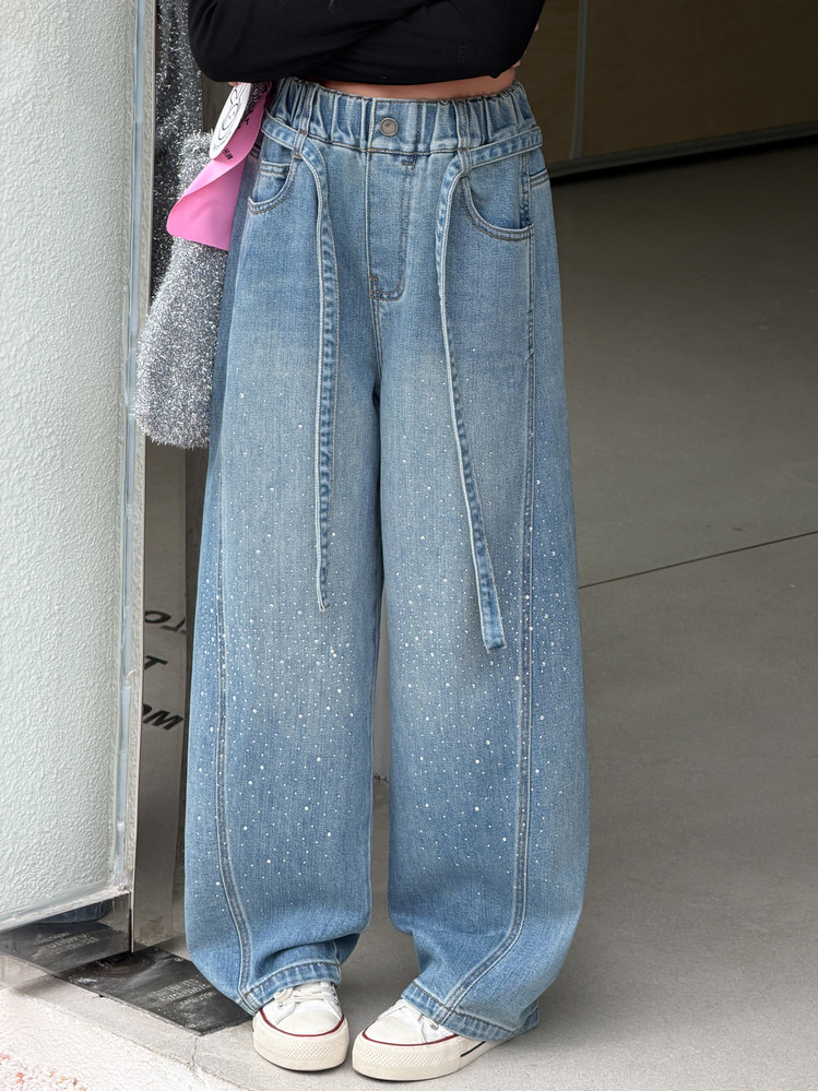 Tallas 120-160@99.9, 170-180@109.9. Un pantalón. El bebé se siente cómodo al usarlo, muy moderno. Estilo retro desgasta…