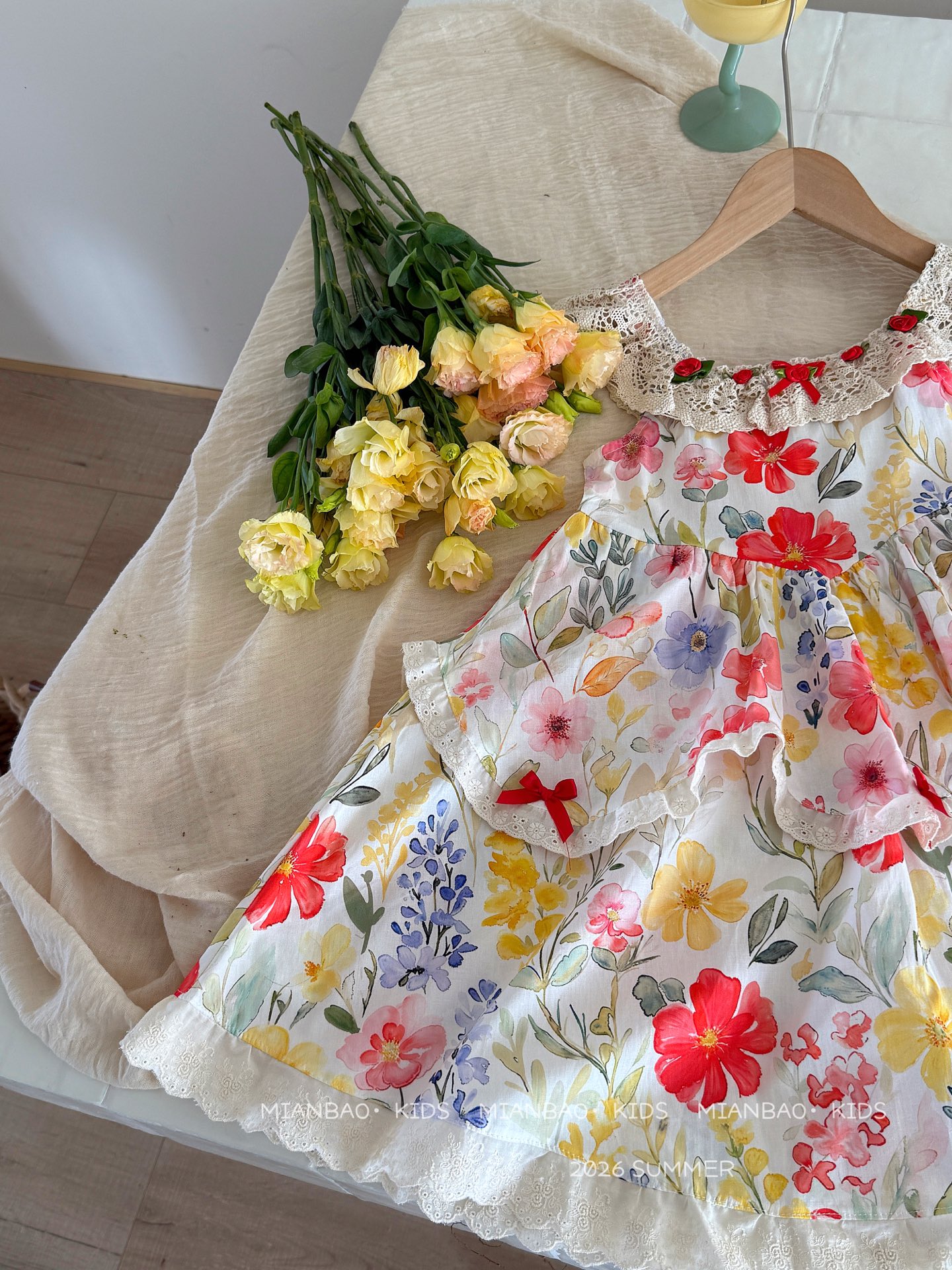 99.9@ Un lote ✅ Vestido Lolita Jardín de Monet, tallas 100-160. El cuello tiene un volante de encaje calado exquisito, …