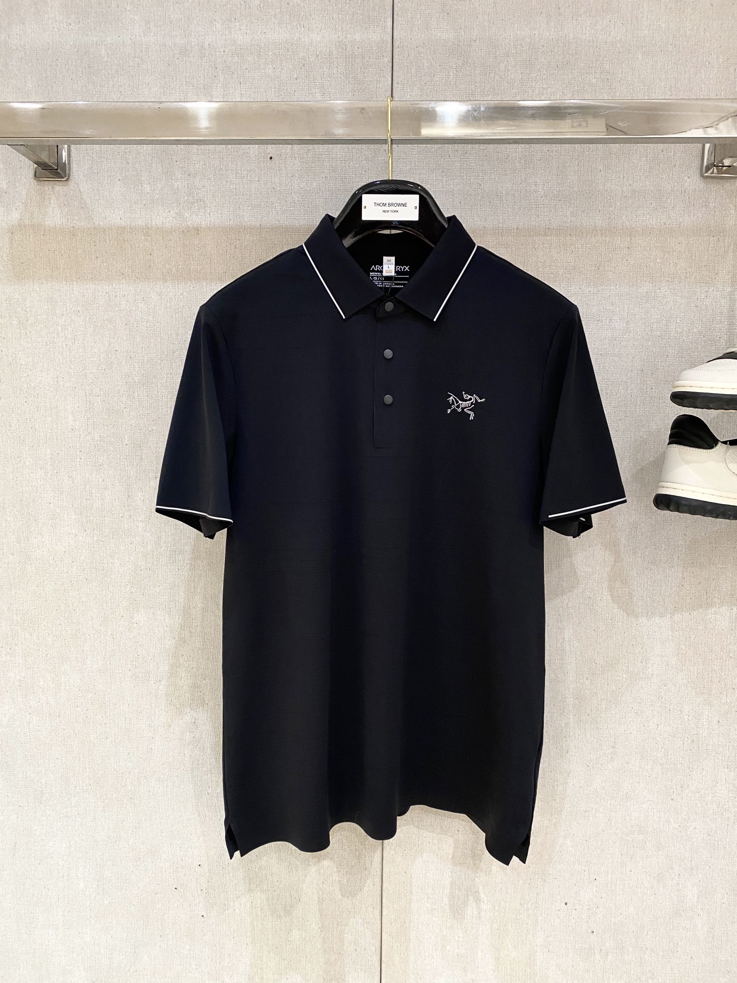 NO:489678,Archaeoptera Bird, the latest short-sleeved T-shirt in 2025, handsome and fashionable, top-grade printed pattern logo on the chest, simple and versatile style. Fabric cotton is not only crisp, maintains a fashionable silhouette, but also comfortable to wear, and the yarn is more delicate, the number M-4XL, arc'teryx, T-shirt,tees, t-shirt, alexander wang19860909始祖鸟、2025最新款短袖T恤,帅气时尚,胸前顶级印花图案logo,简约百搭款.面料棉 不仅挺括,保持潮流的廓形,又穿着舒适,纱织更细腻,码数M-4XL,arc'teryx,T-shirt,tees，t-shirt,alexander wang,Men's clothing