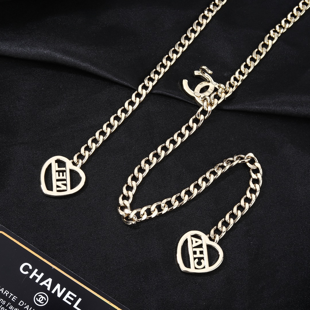 小香Chanel新款爱心项链专柜同步上新双C毛衣链精工打造原版一致黄铜材质