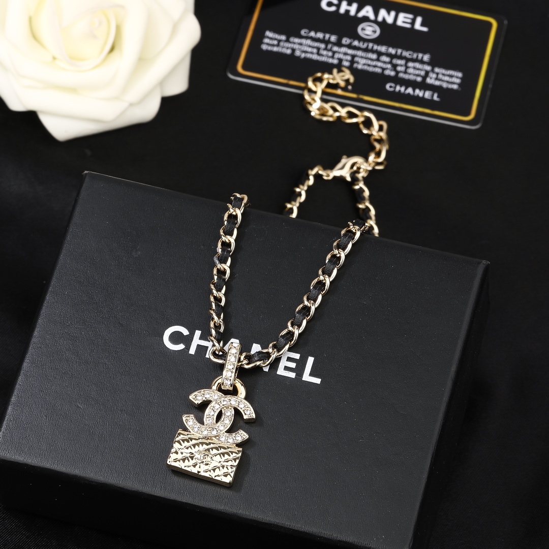  小香 Chanel 新款黑色小羊皮项链 颈链 专柜同步上新 双C精工打造原版一致黄铜材质