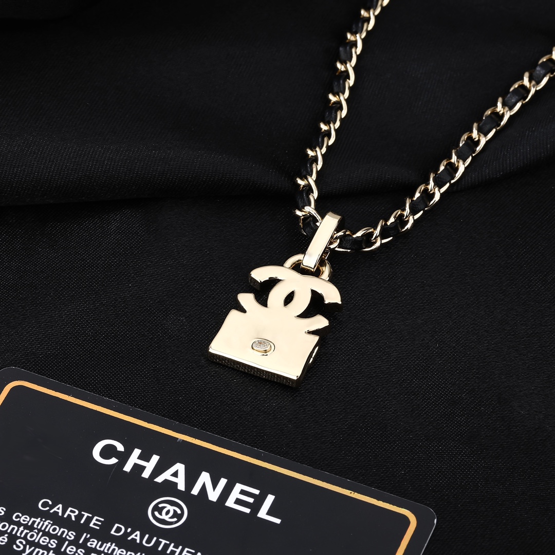  小香 Chanel 新款黑色小羊皮项链 颈链 专柜同步上新 双C精工打造原版一致黄铜材质