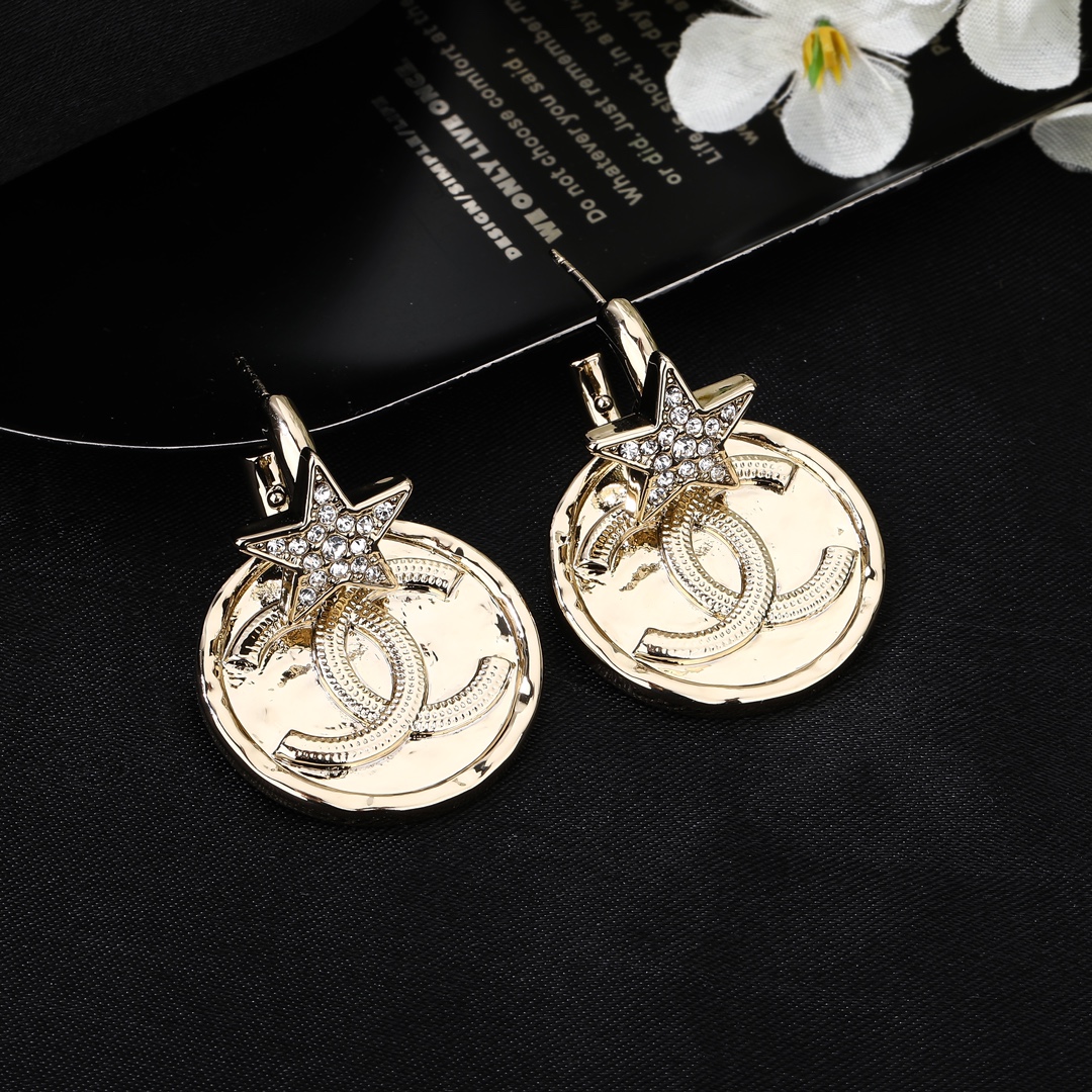  小香 Chanel 新品耳环 代购级别 一比一品质 香奈鹅 系列 经典cc logo 风格高级百搭 高