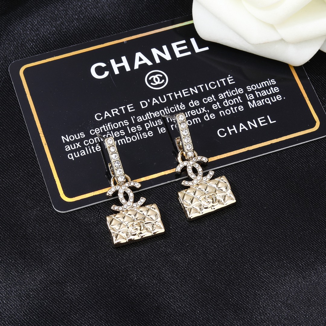 Chanel Violonme
 Bijoux Boucle D’Oreille