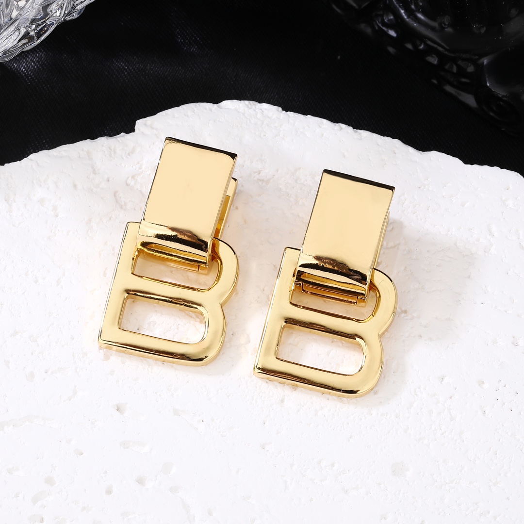 “Paris House Balenciaga Original Metal Earrings: Unique Design for Women, Brass Material, Nailed Cabinets” - 图片 8