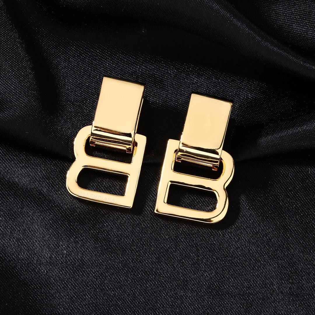 “Paris House Balenciaga Original Metal Earrings: Unique Design for Women, Brass Material, Nailed Cabinets” - 图片 4
