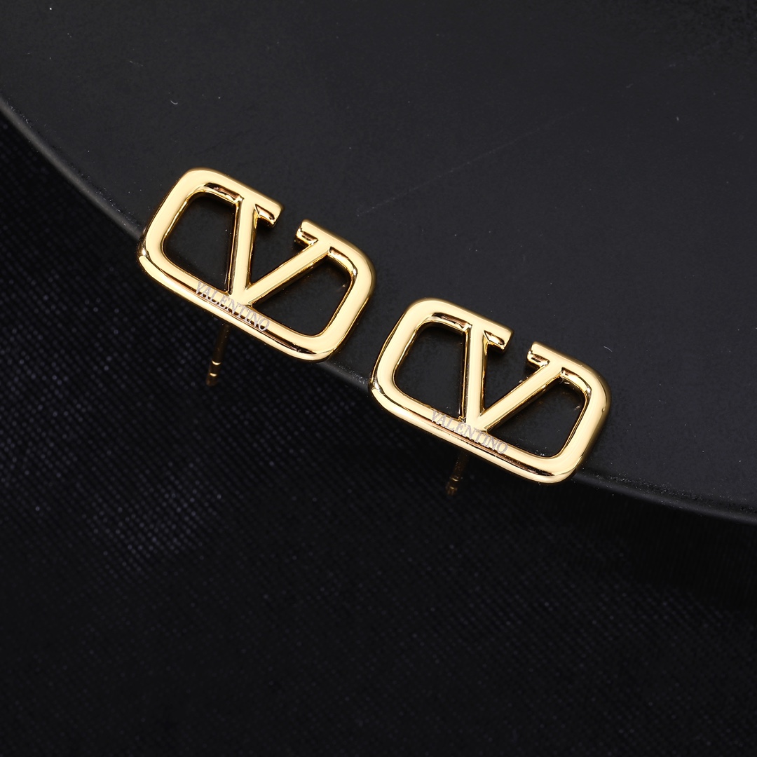 #140, VALENTINO VALENTINO, THE NEW EARRING, THE FINE LITTLE EARRINGS, THE SUPERMASSIVE SUPERS ARE PERFECT FOR EVERYDAY WEAR - 图片 3