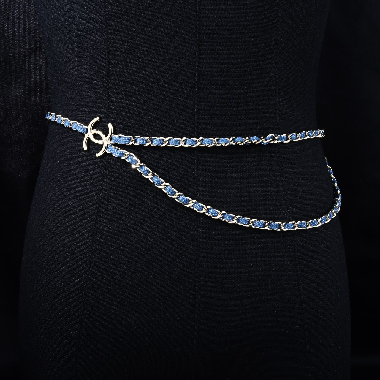 小香 Chanel 新品蓝色腰链 代购级别 一比一品质 香奈鹅 系列 经典cc logo 风格高级百搭 