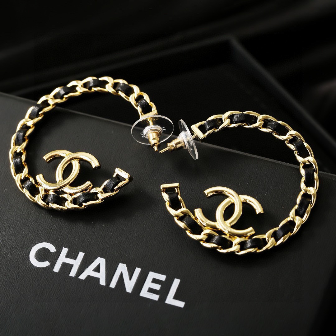 Chanel 小香Chanel新款小羊皮耳环