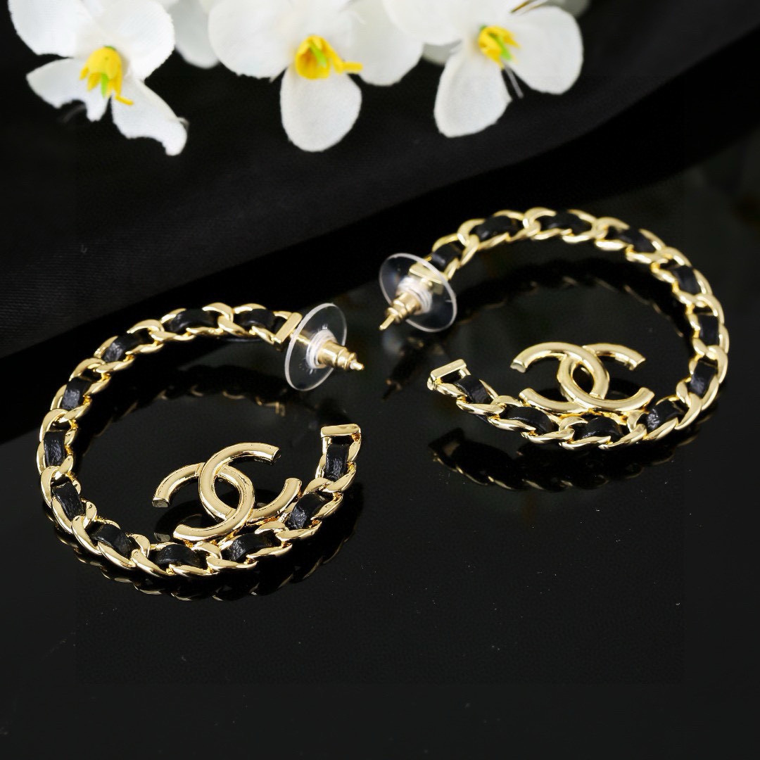 Chanel 小香Chanel新款小羊皮耳环