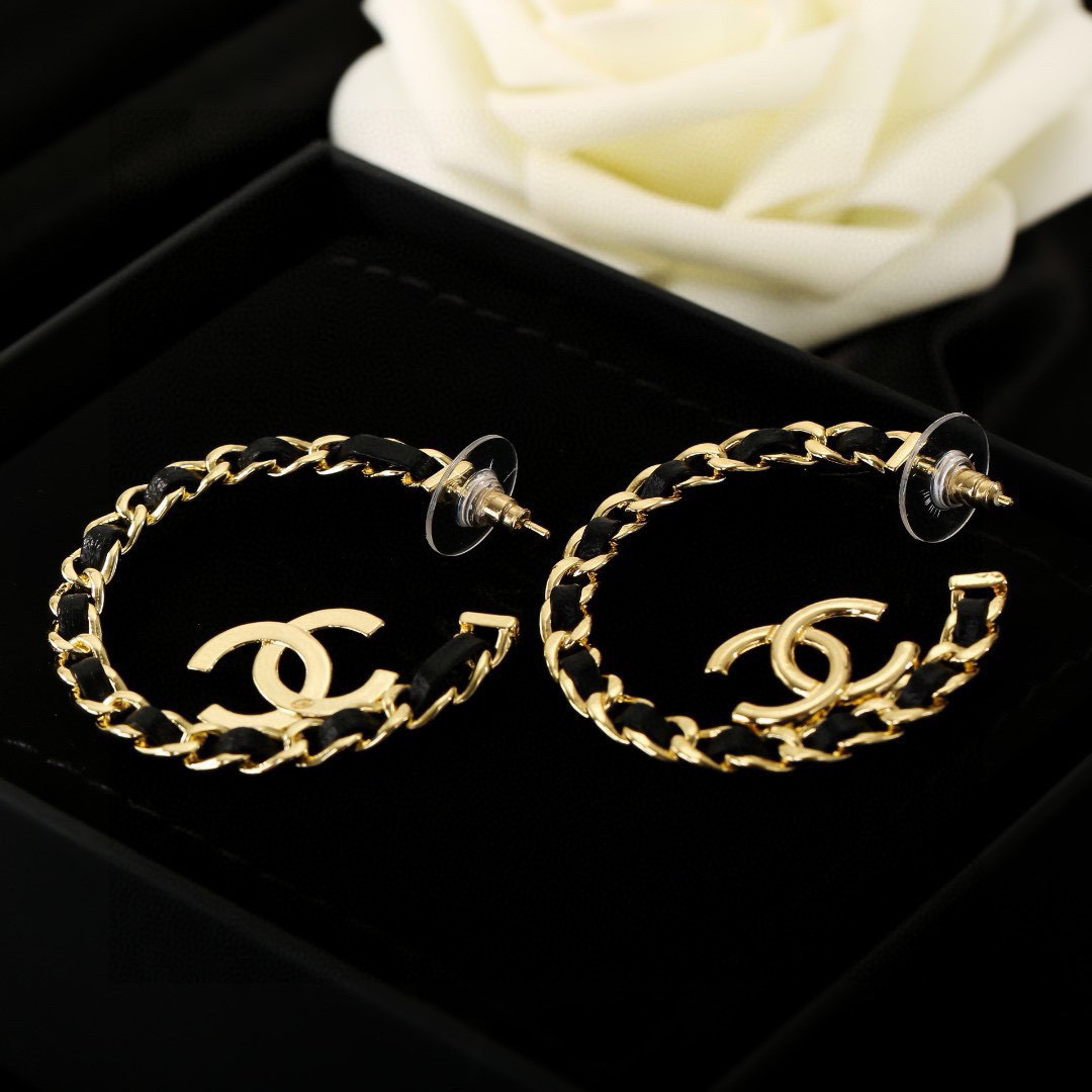 Chanel 小香Chanel新款小羊皮耳环