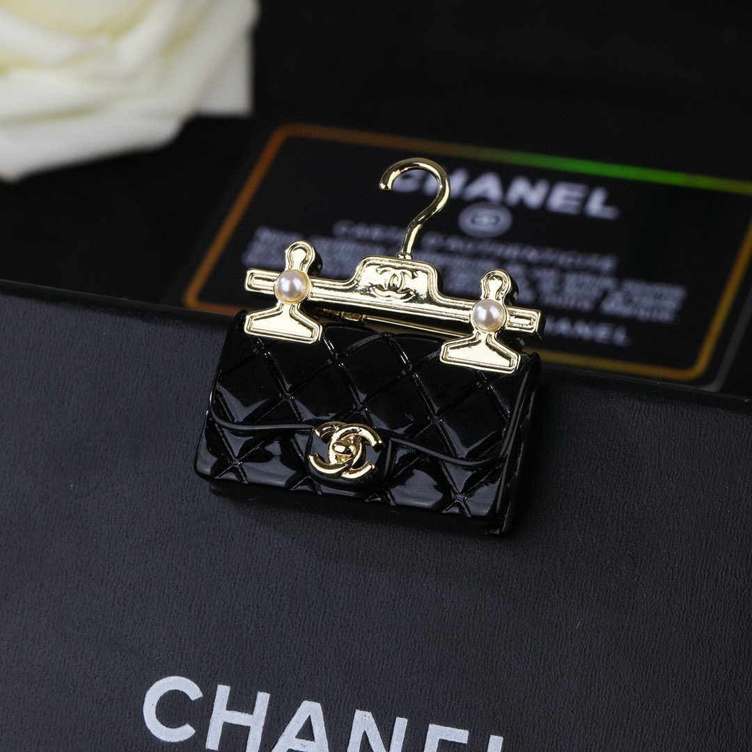 Chanel 小香Chanel新款包包双C胸针