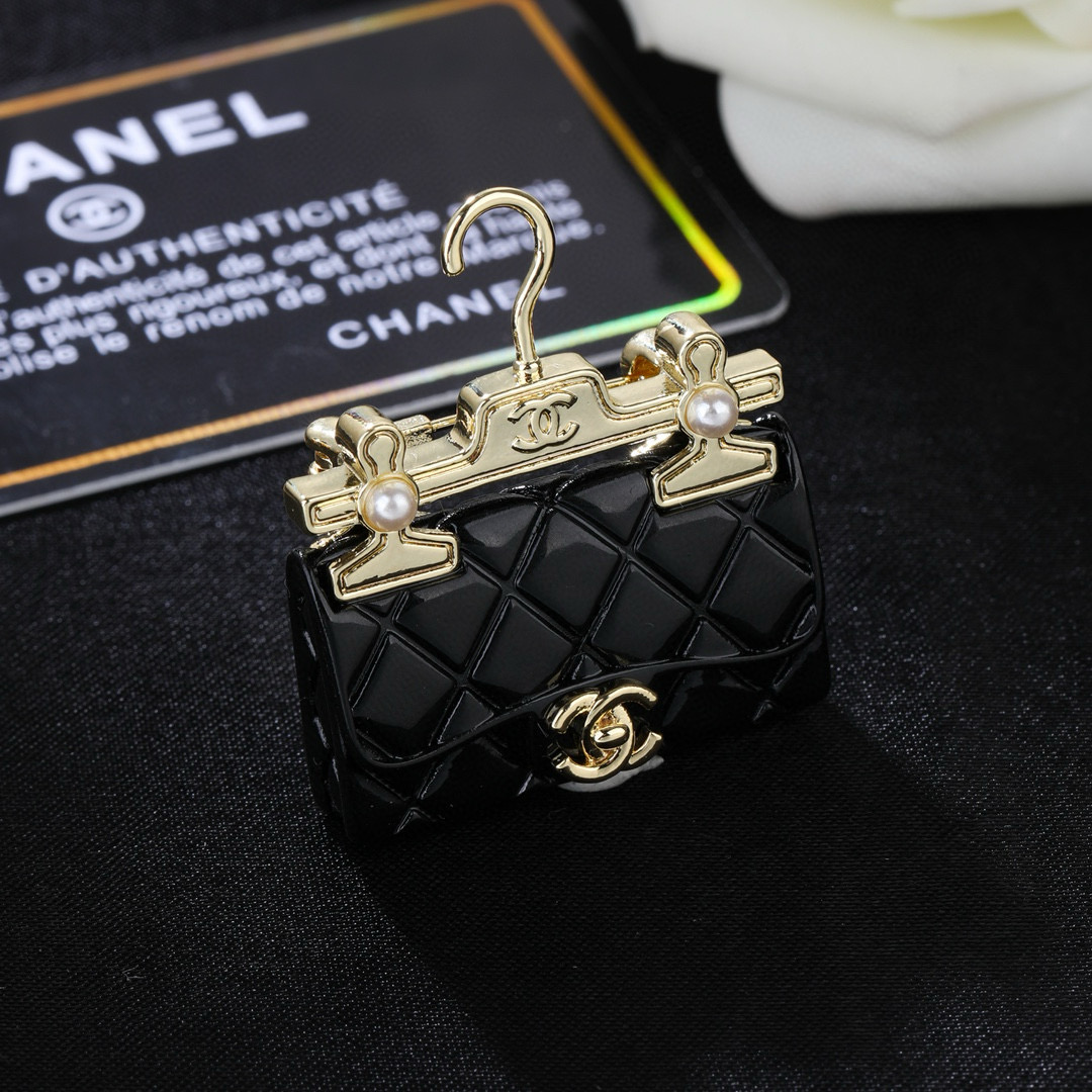 Chanel 小香Chanel新款包包双C胸针