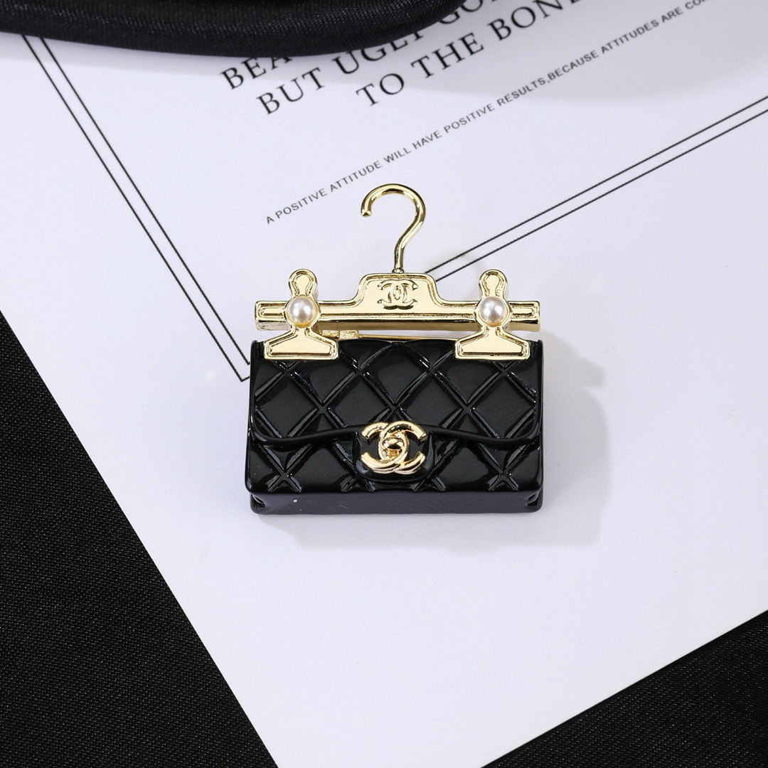 Chanel 小香Chanel新款包包双C胸针