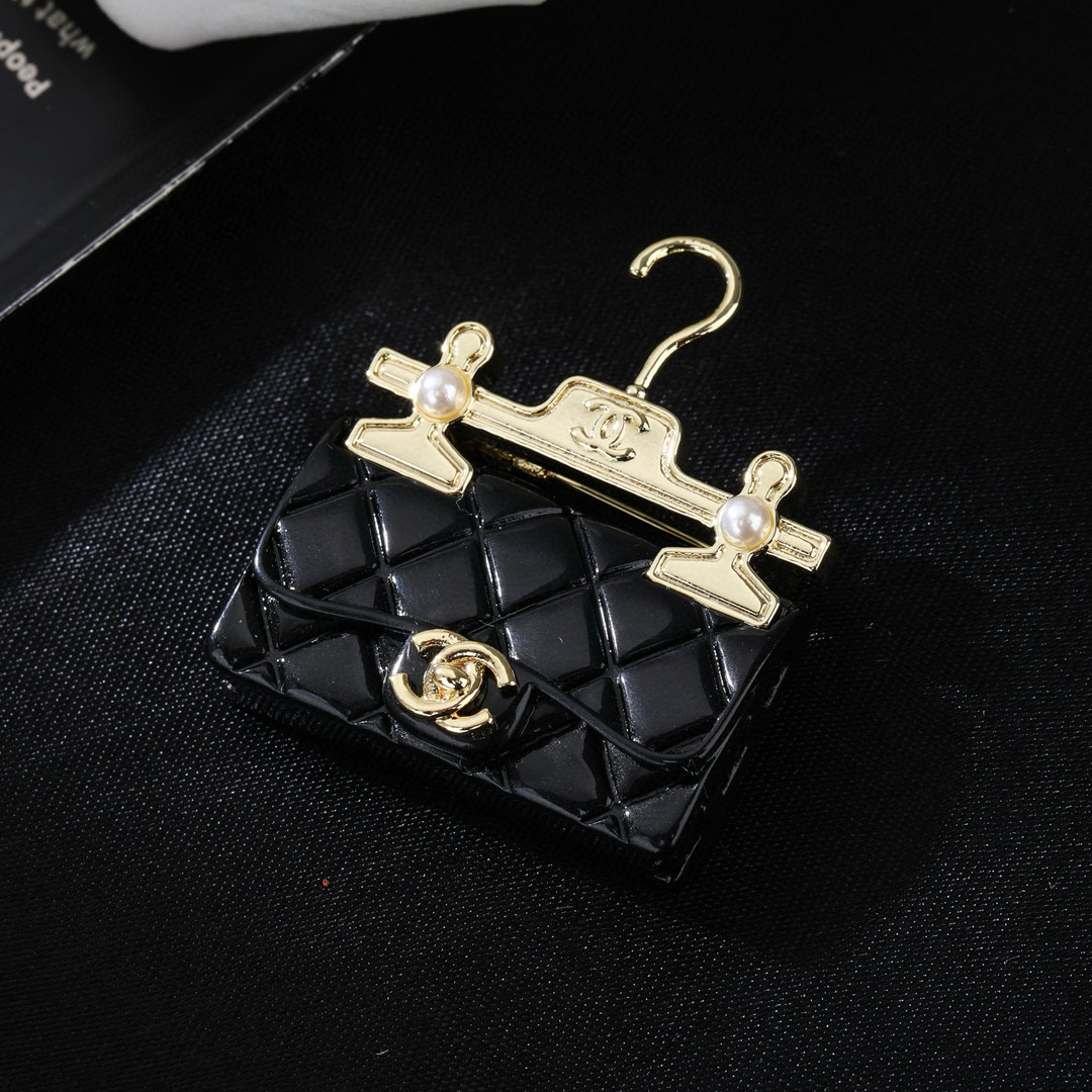 Chanel 小香Chanel新款包包双C胸针