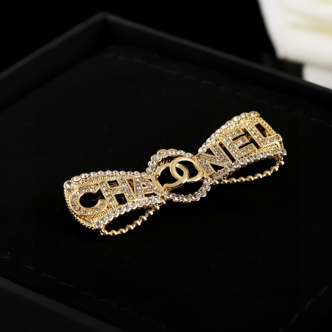Chanel 小香Chanel新款蝴蝶结满钻双C胸针