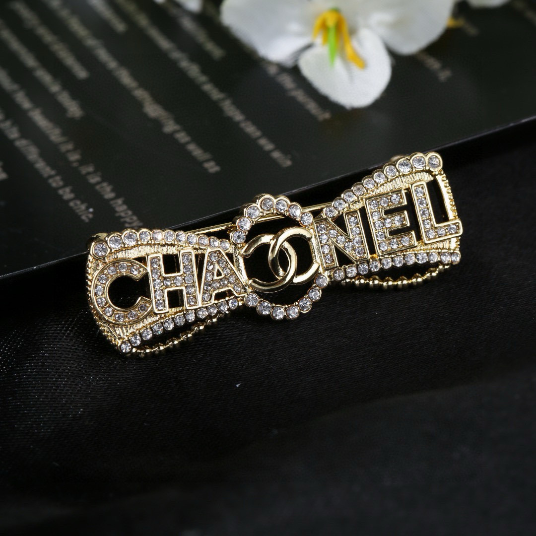 Chanel 小香Chanel新款蝴蝶结满钻双C胸针