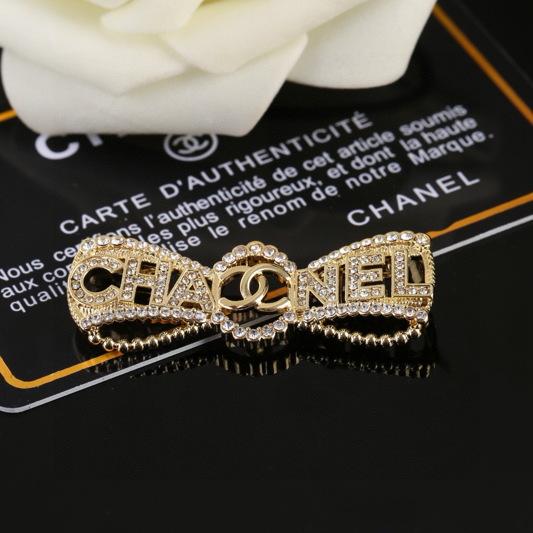 Chanel 小香Chanel新款蝴蝶结满钻双C胸针