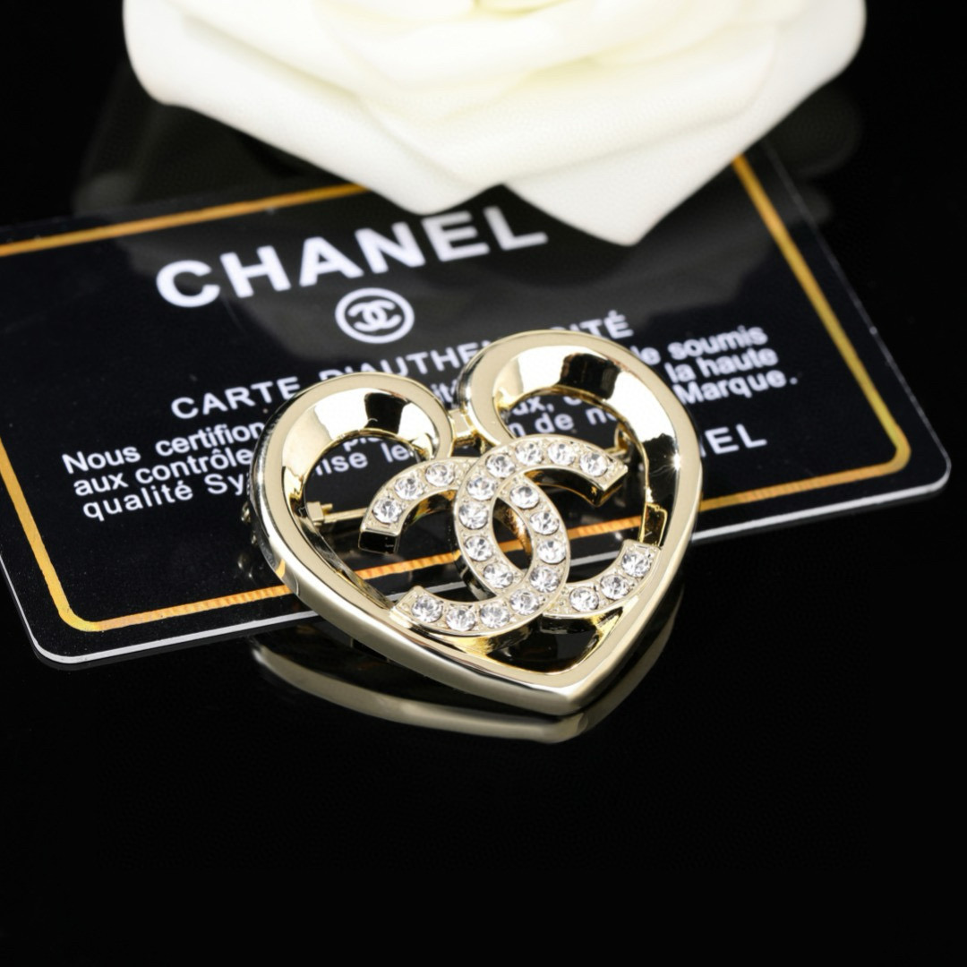 Chanel CHANEL 香奈儿新款爱心 双C胸针