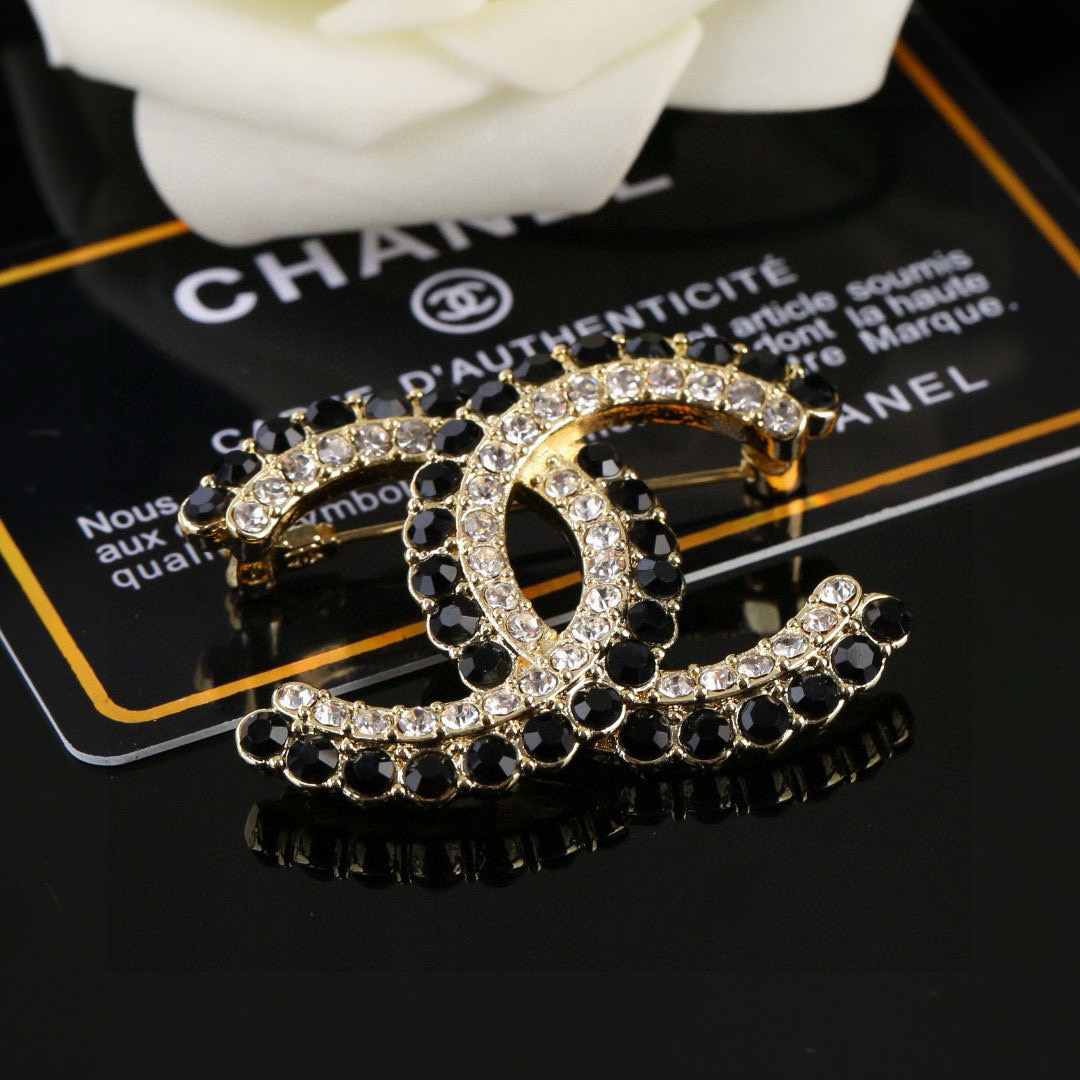 Chanel 小香Chanel新款满钻双C胸针