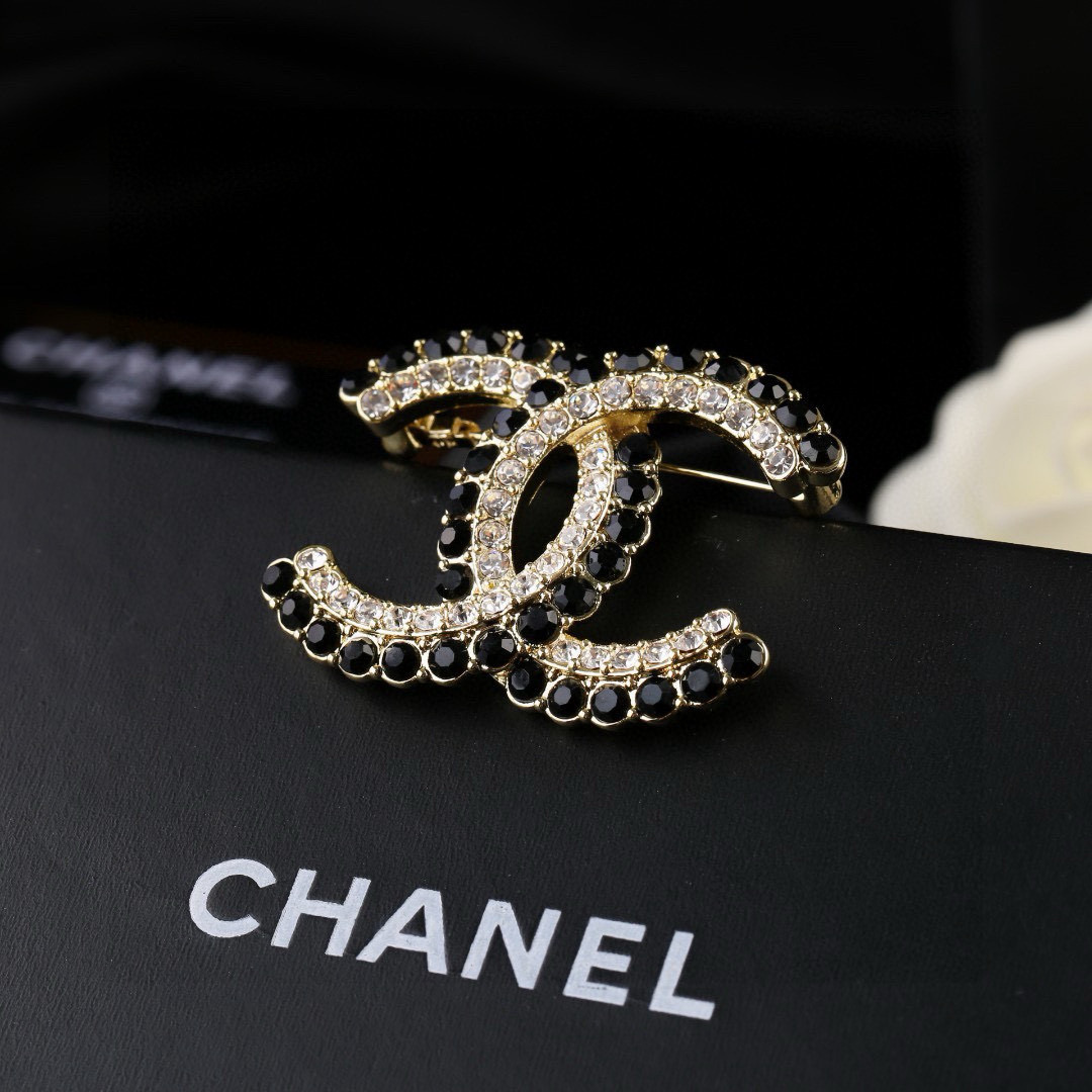 Chanel 小香Chanel新款满钻双C胸针