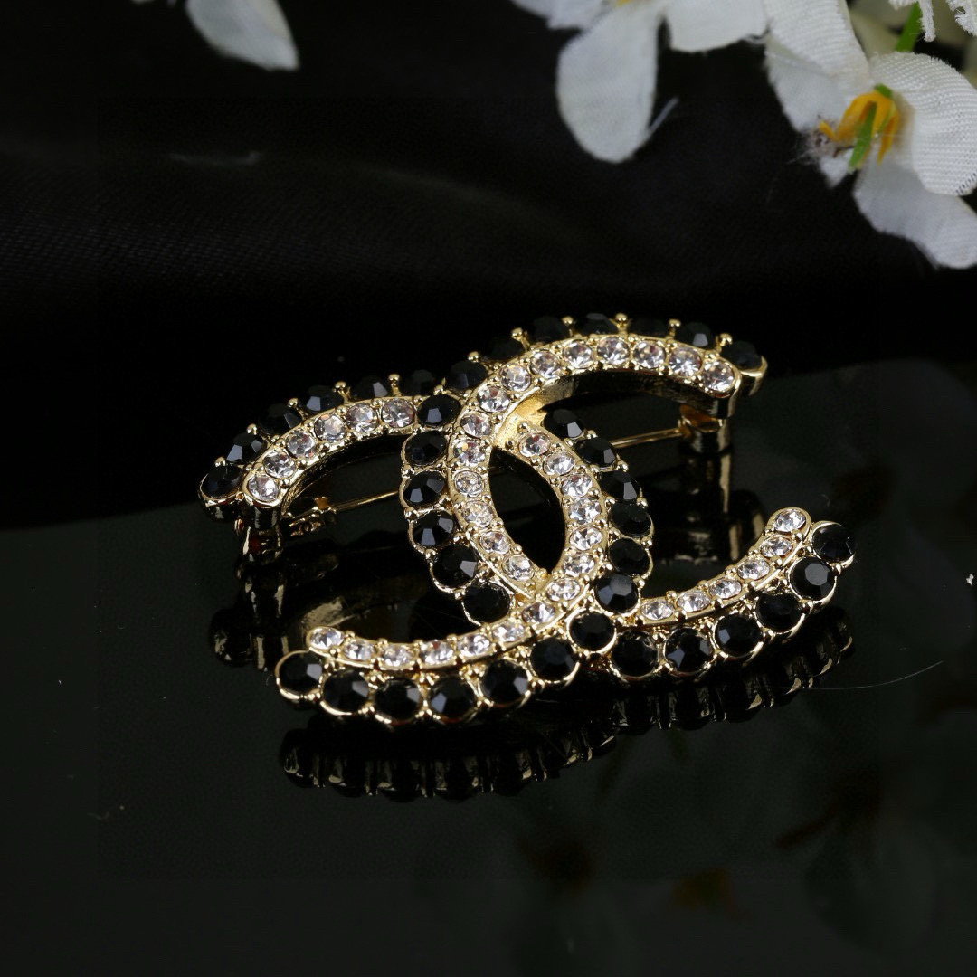Chanel 小香Chanel新款满钻双C胸针