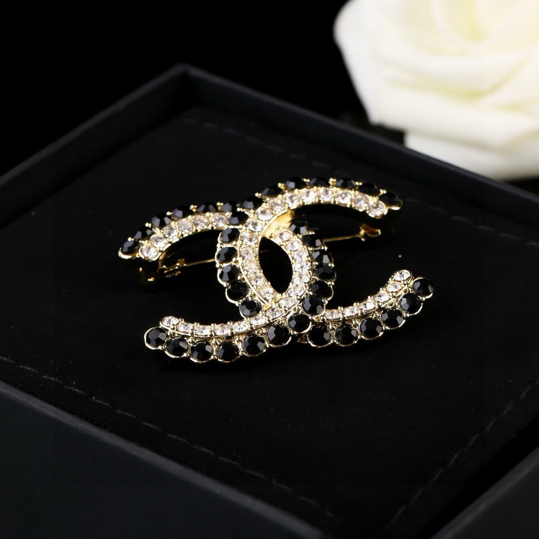 Chanel 小香Chanel新款满钻双C胸针
