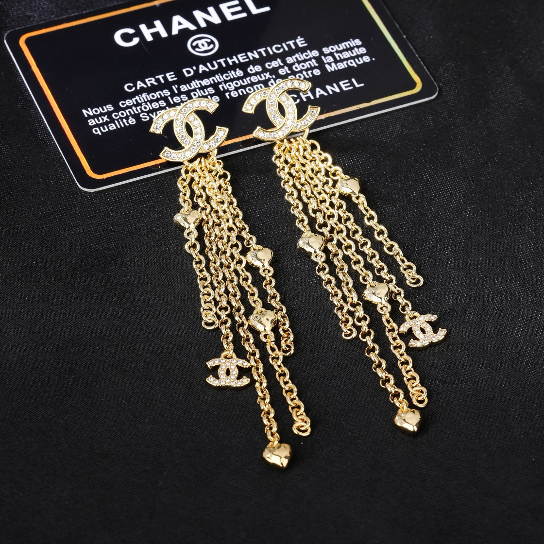 Chanel 小香 新品耳环 太 了 新款耳环 装饰美物 名媛气质、高雅配饰、 黄铜材质