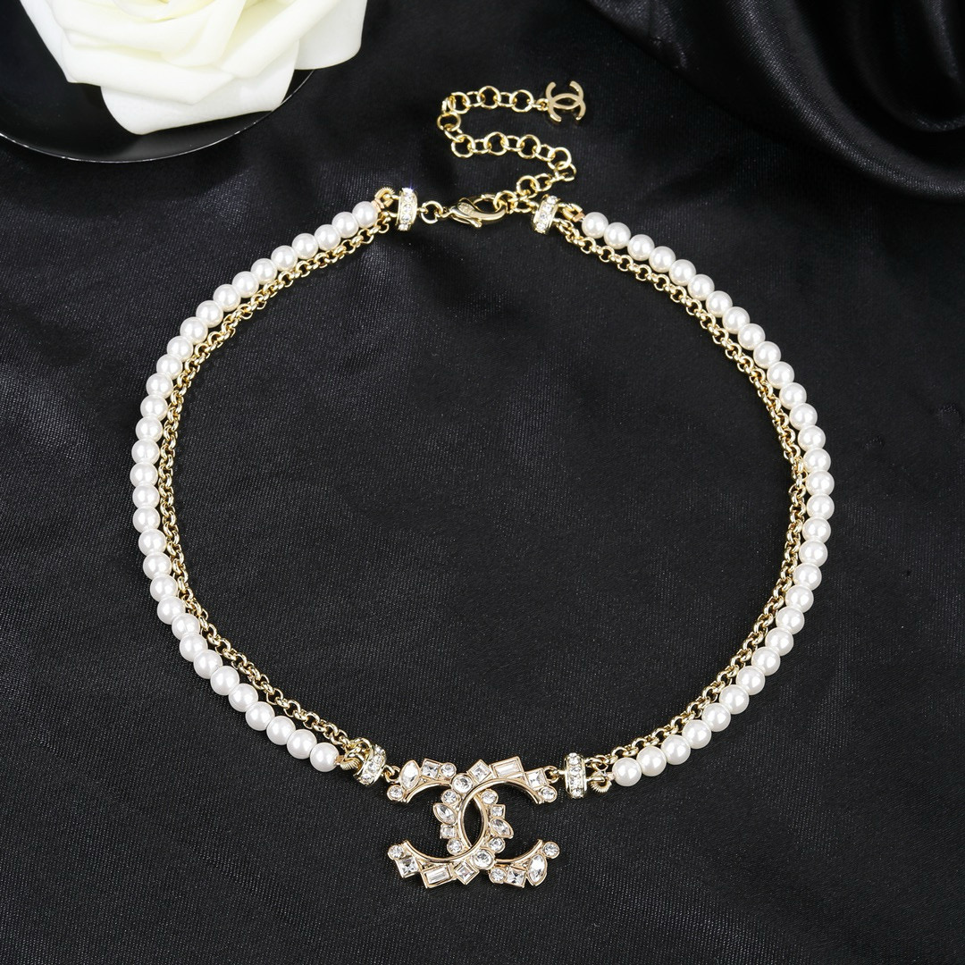 Chanel CHANEL 小香 新品珍珠项链 太 了 新款 装饰美物 名媛气质、高雅配饰、 黄铜材质