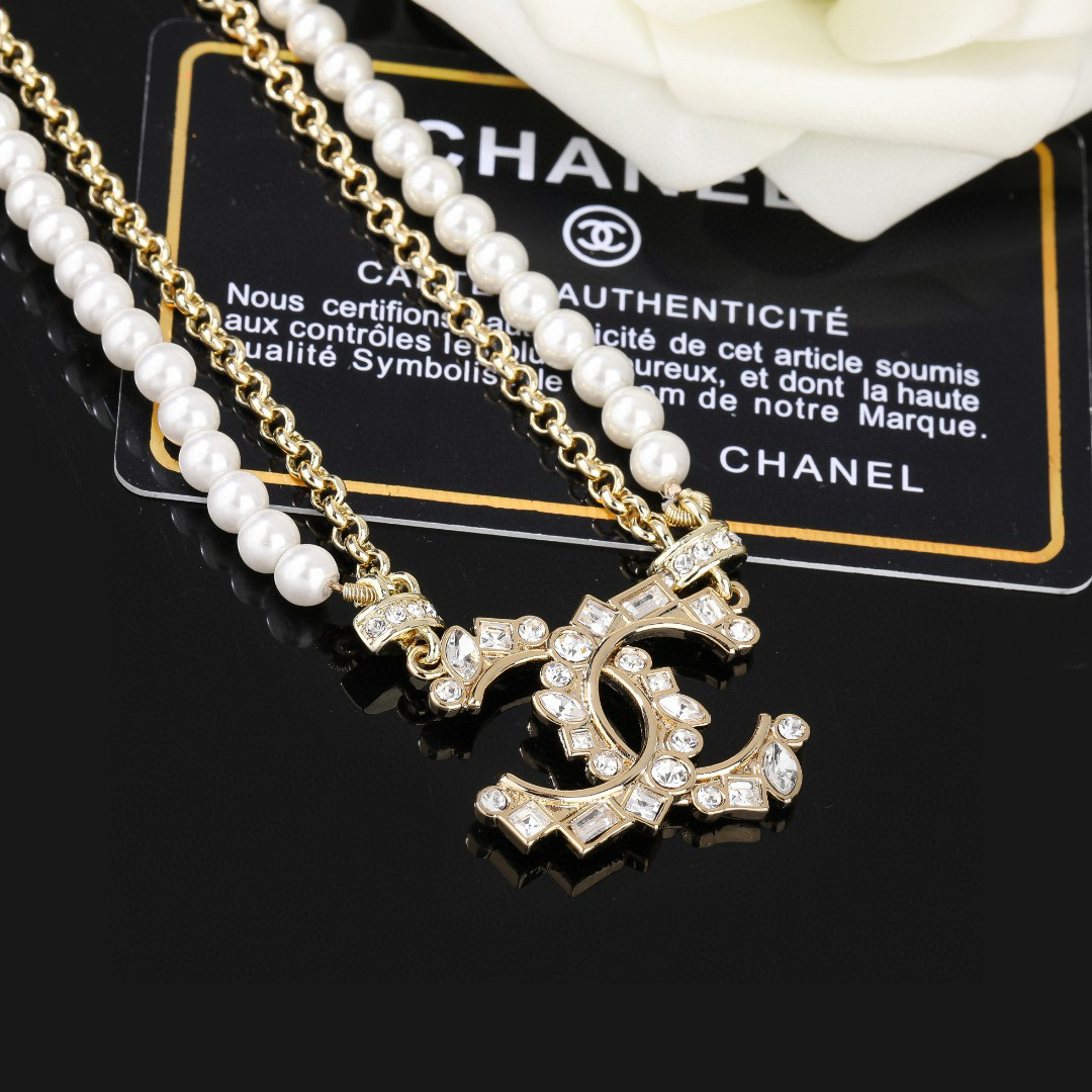 Chanel CHANEL 小香 新品珍珠项链 太 了 新款 装饰美物 名媛气质、高雅配饰、 黄铜材质